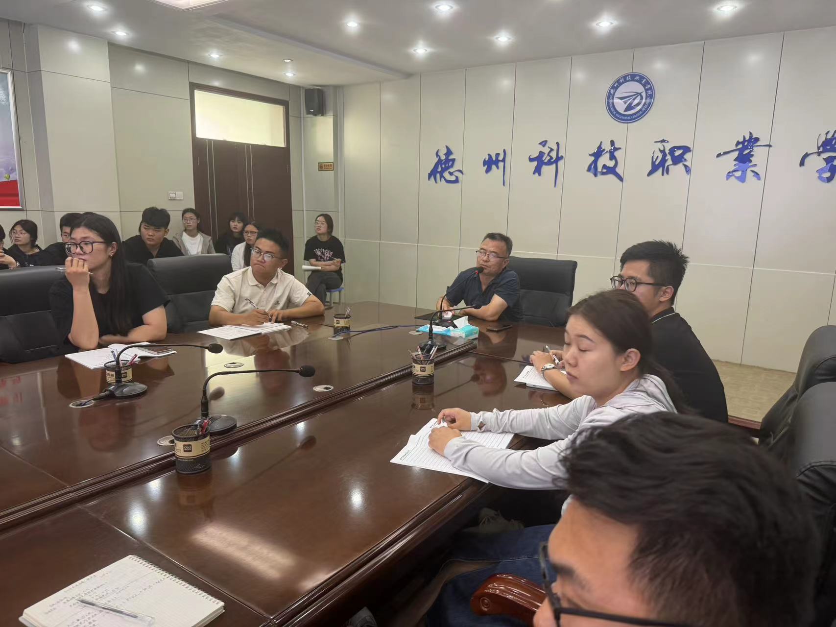 少妇被又大又粗又爽久久