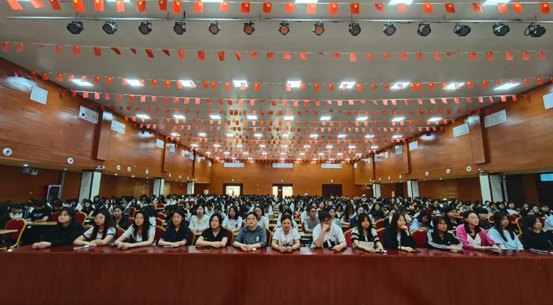 少妇被又大又粗又爽久久