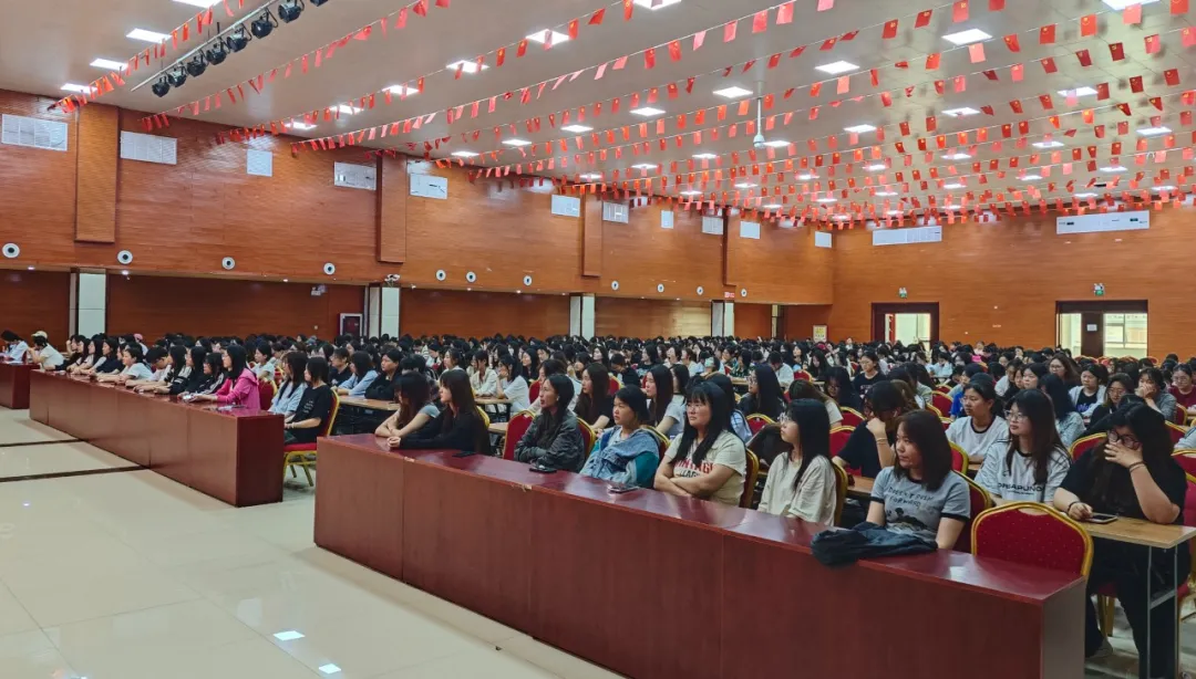 少妇被又大又粗又爽久久