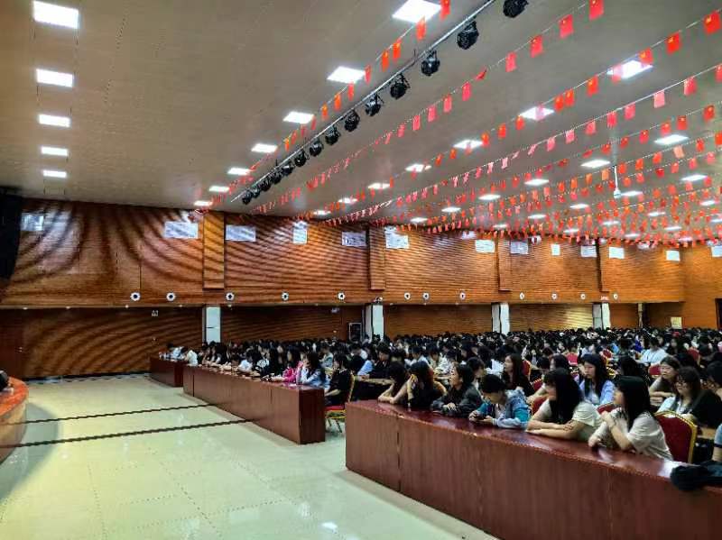 少妇被又大又粗又爽久久