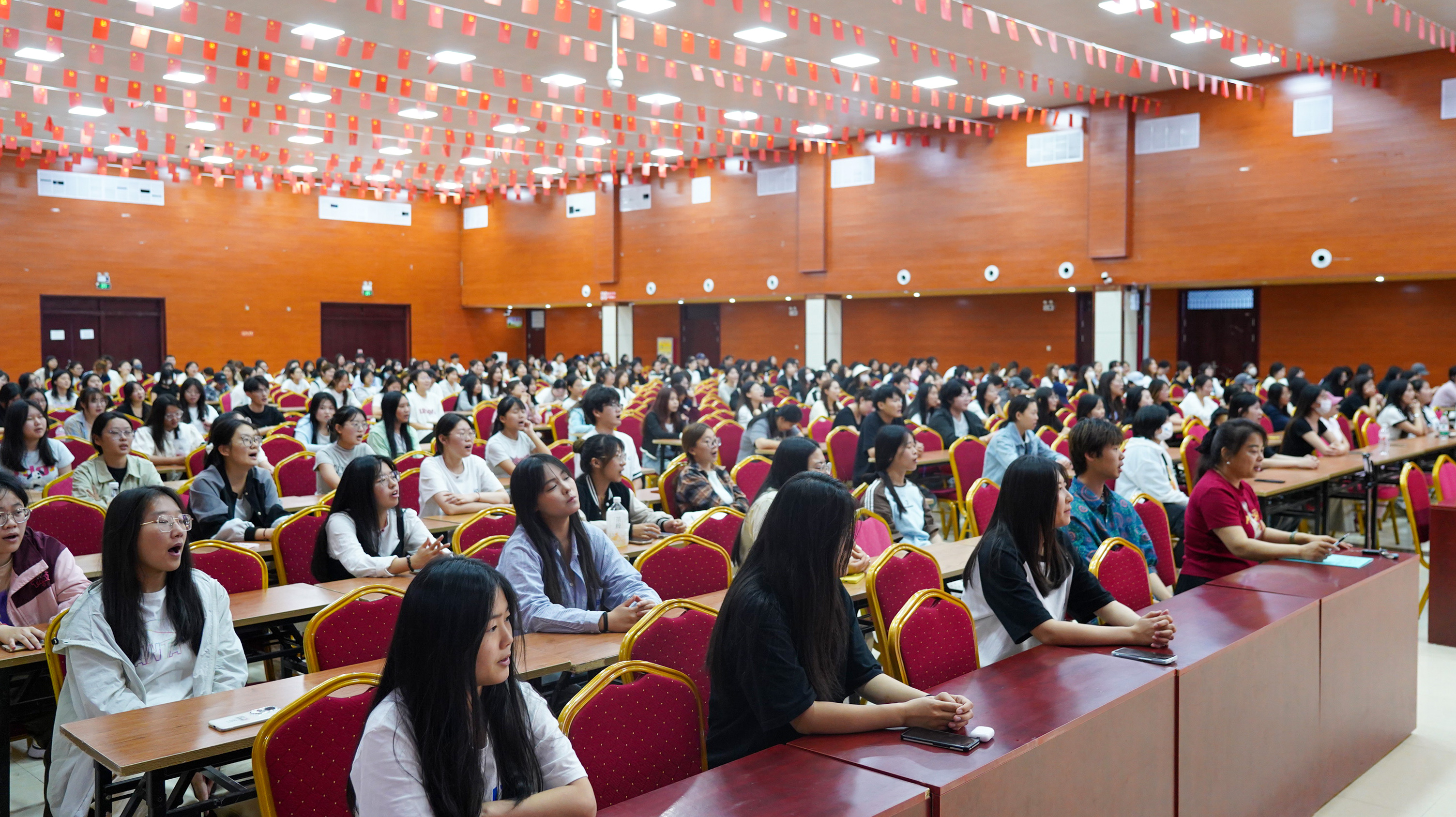 少妇被又大又粗又爽久久