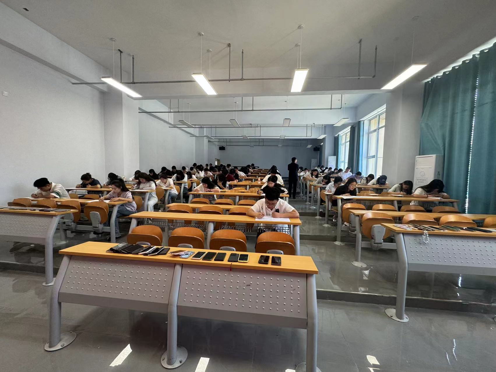 少妇被又大又粗又爽久久