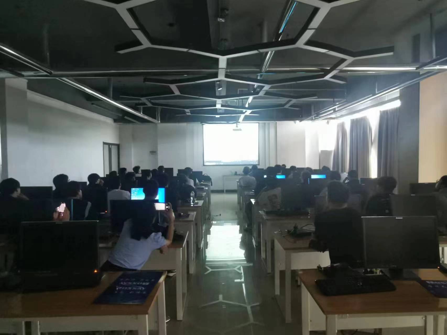 少妇被又大又粗又爽久久