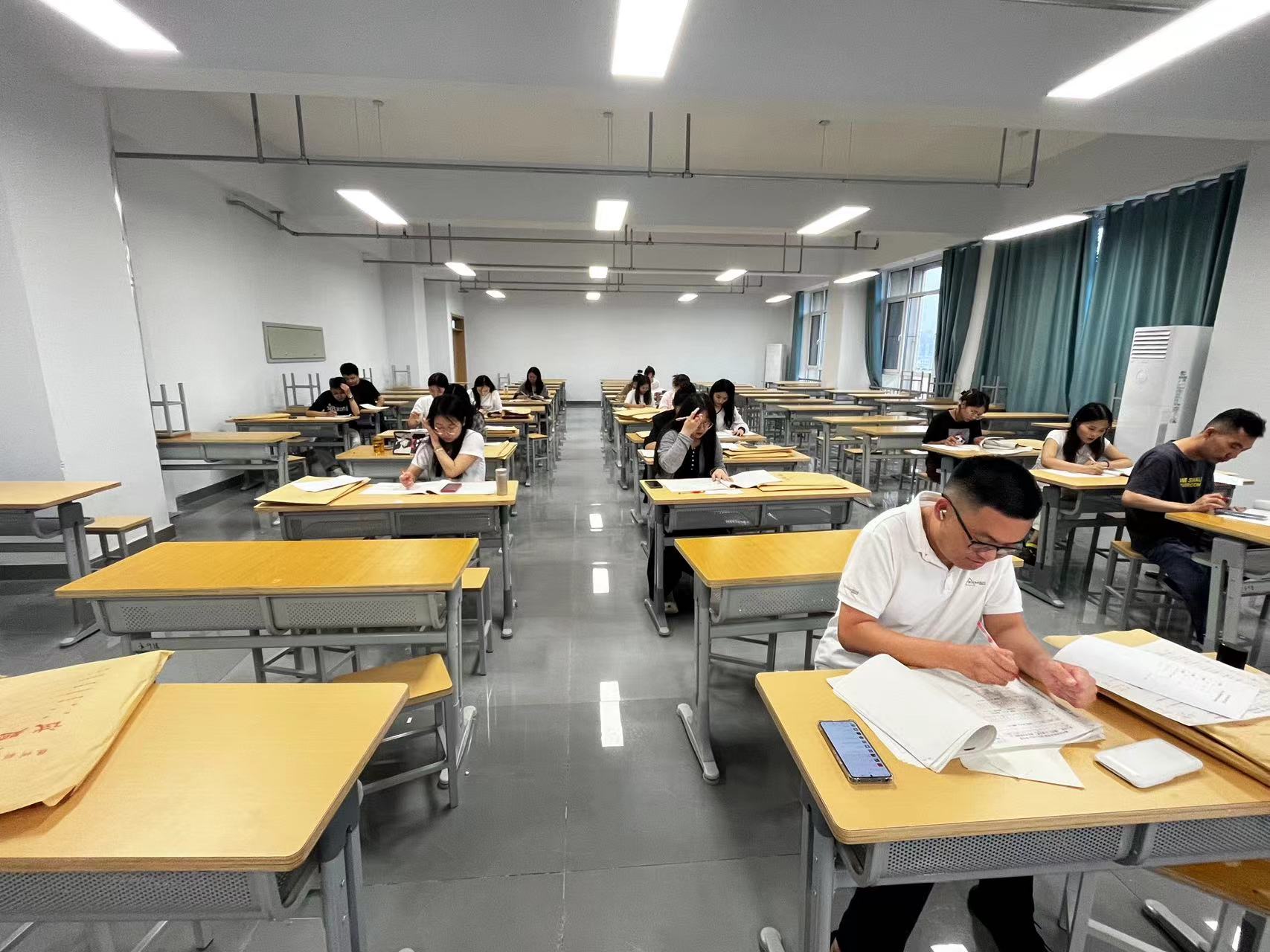 少妇被又大又粗又爽久久