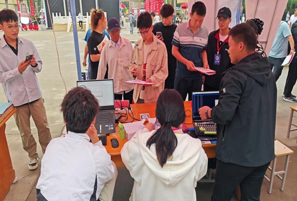 少妇被又大又粗又爽久久