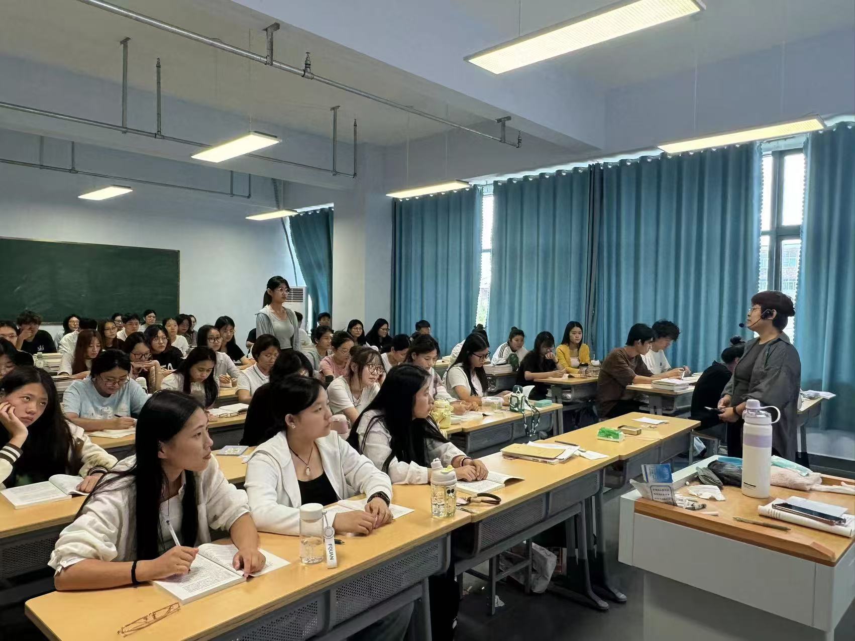 少妇被又大又粗又爽久久