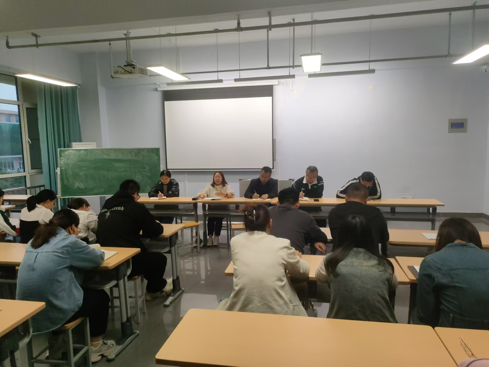 少妇被又大又粗又爽久久