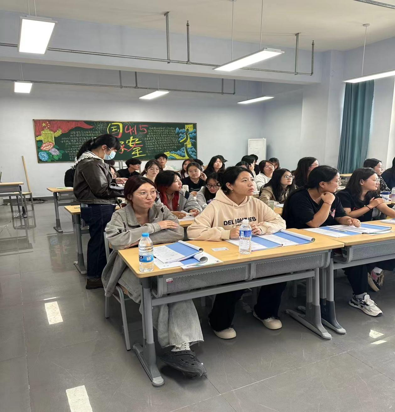 少妇被又大又粗又爽久久