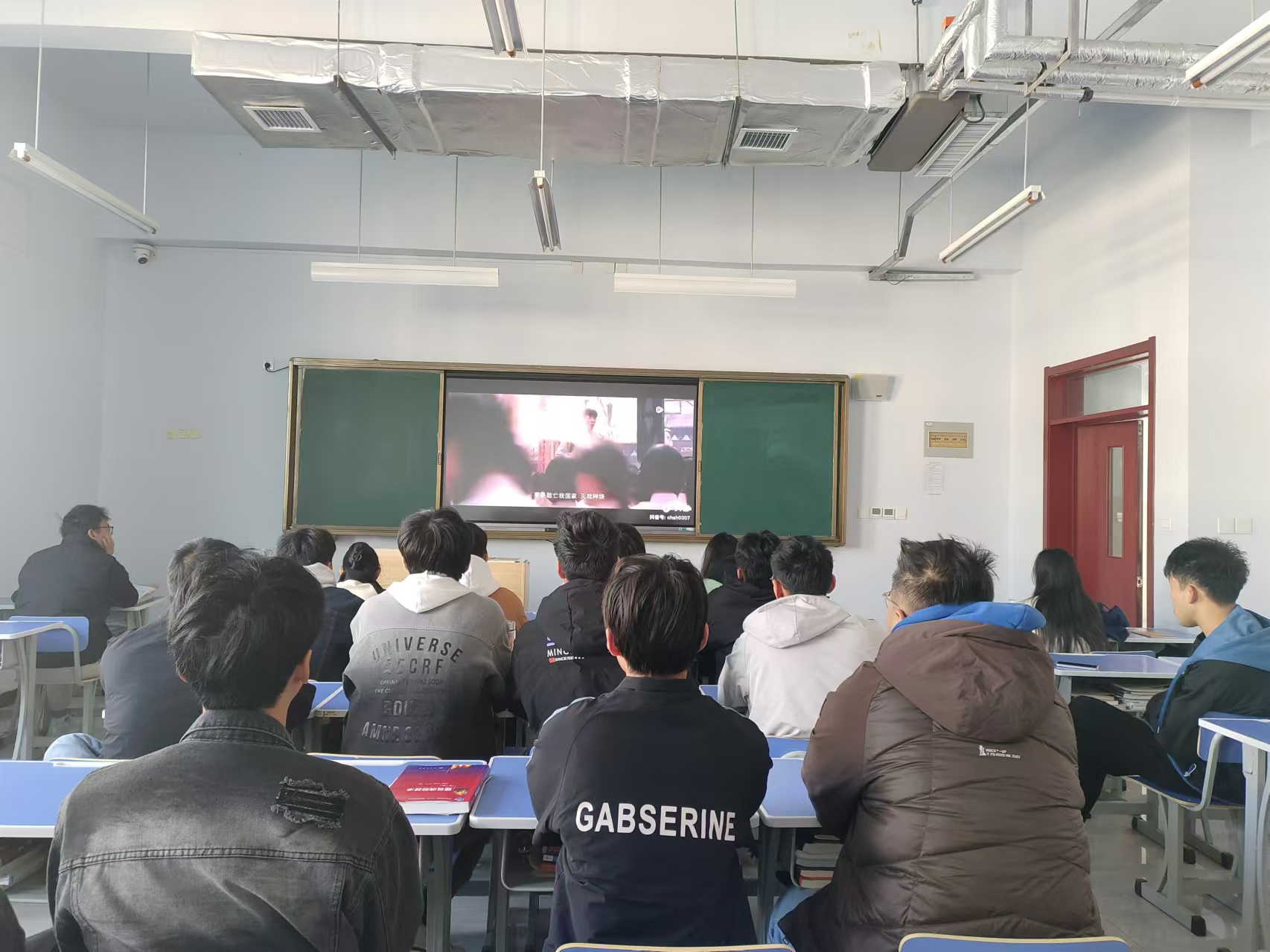 少妇被又大又粗又爽久久