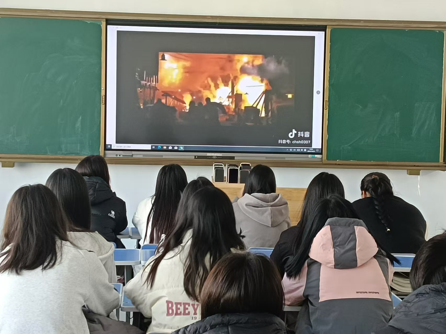 少妇被又大又粗又爽久久