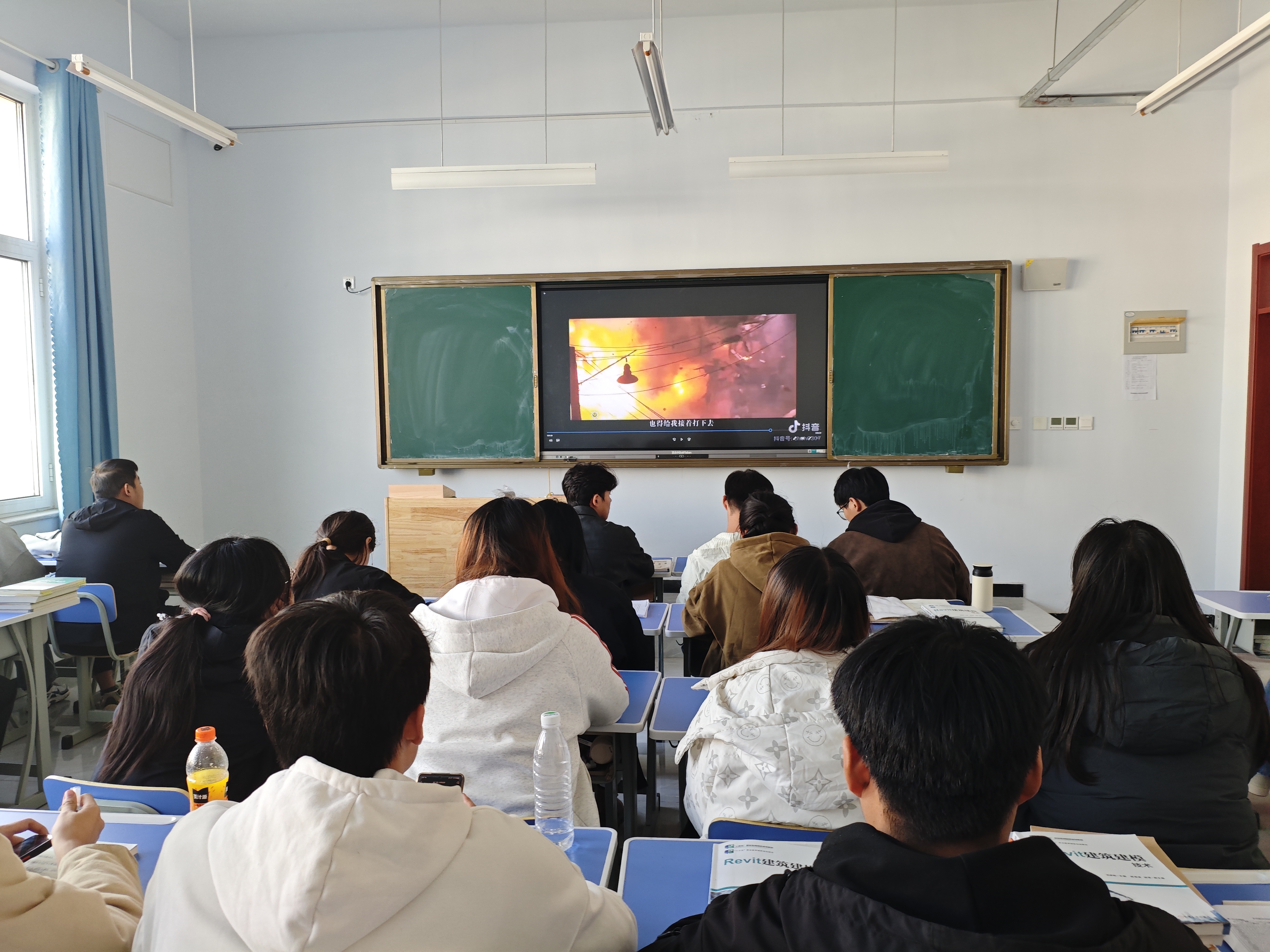 少妇被又大又粗又爽久久