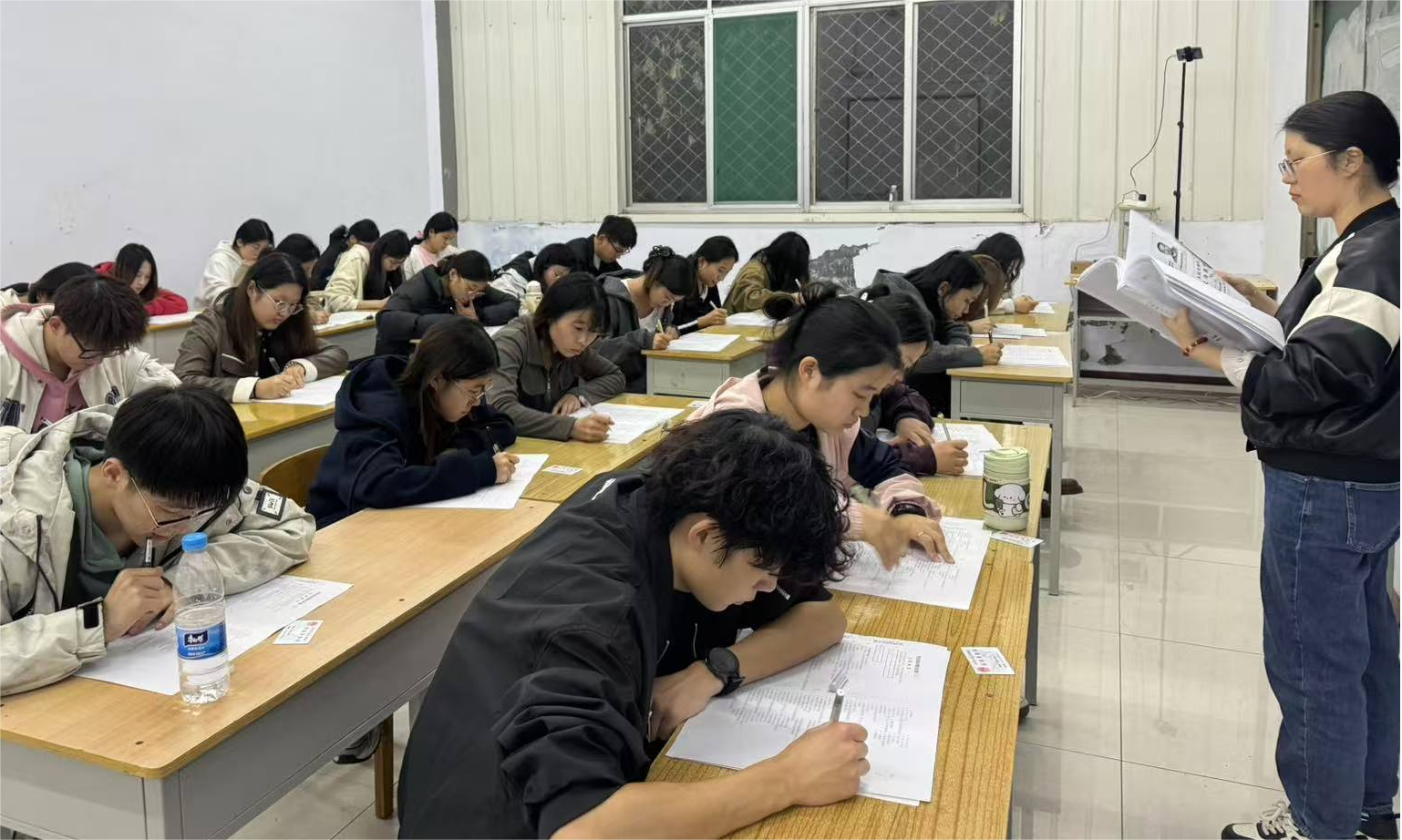 少妇被又大又粗又爽久久