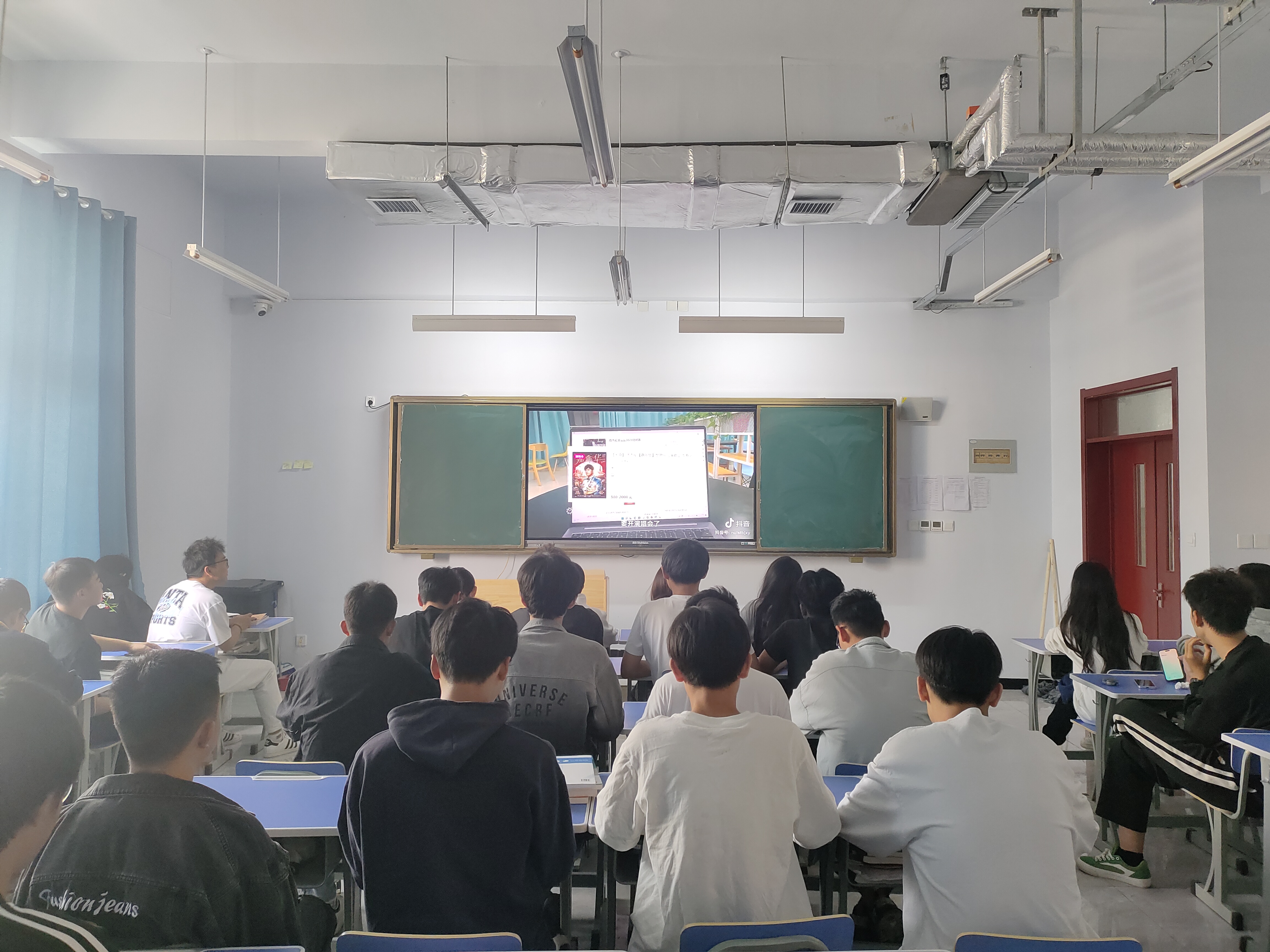 少妇被又大又粗又爽久久