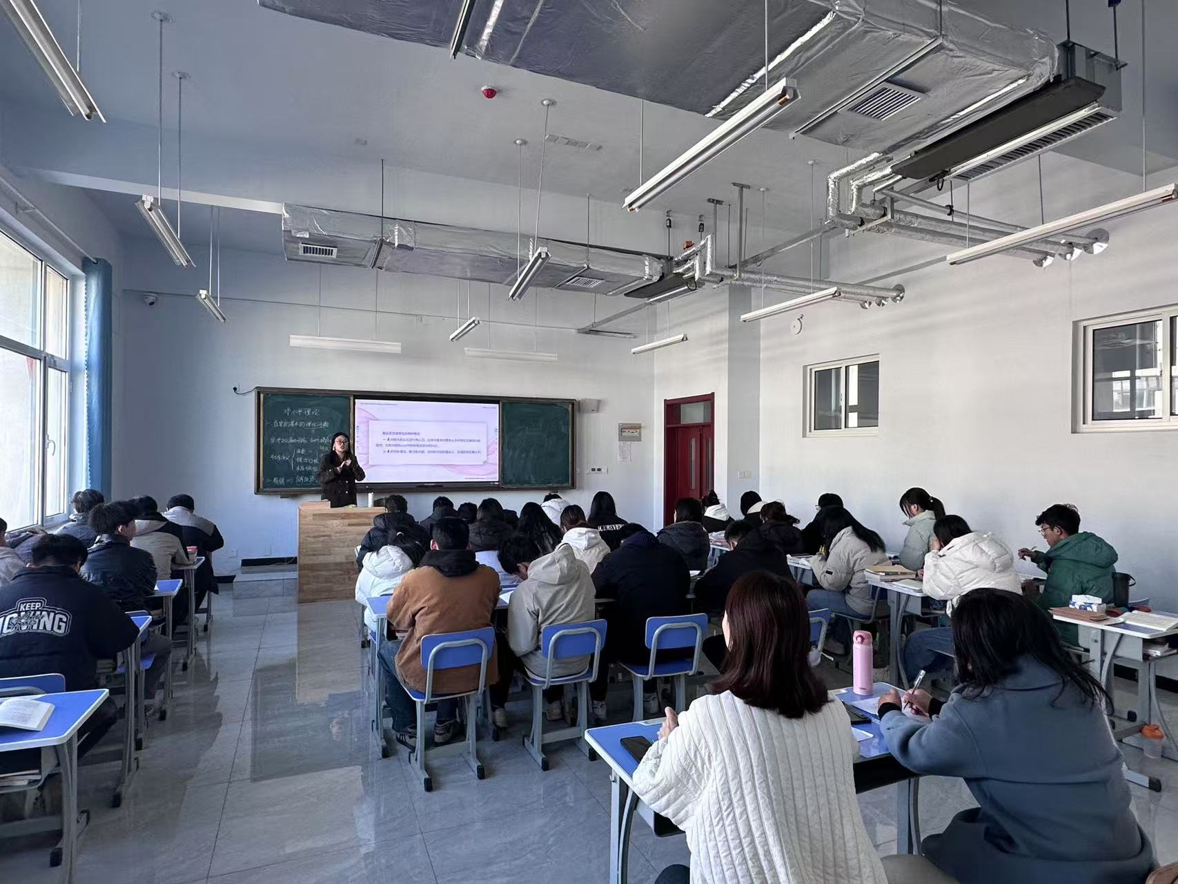 少妇被又大又粗又爽久久