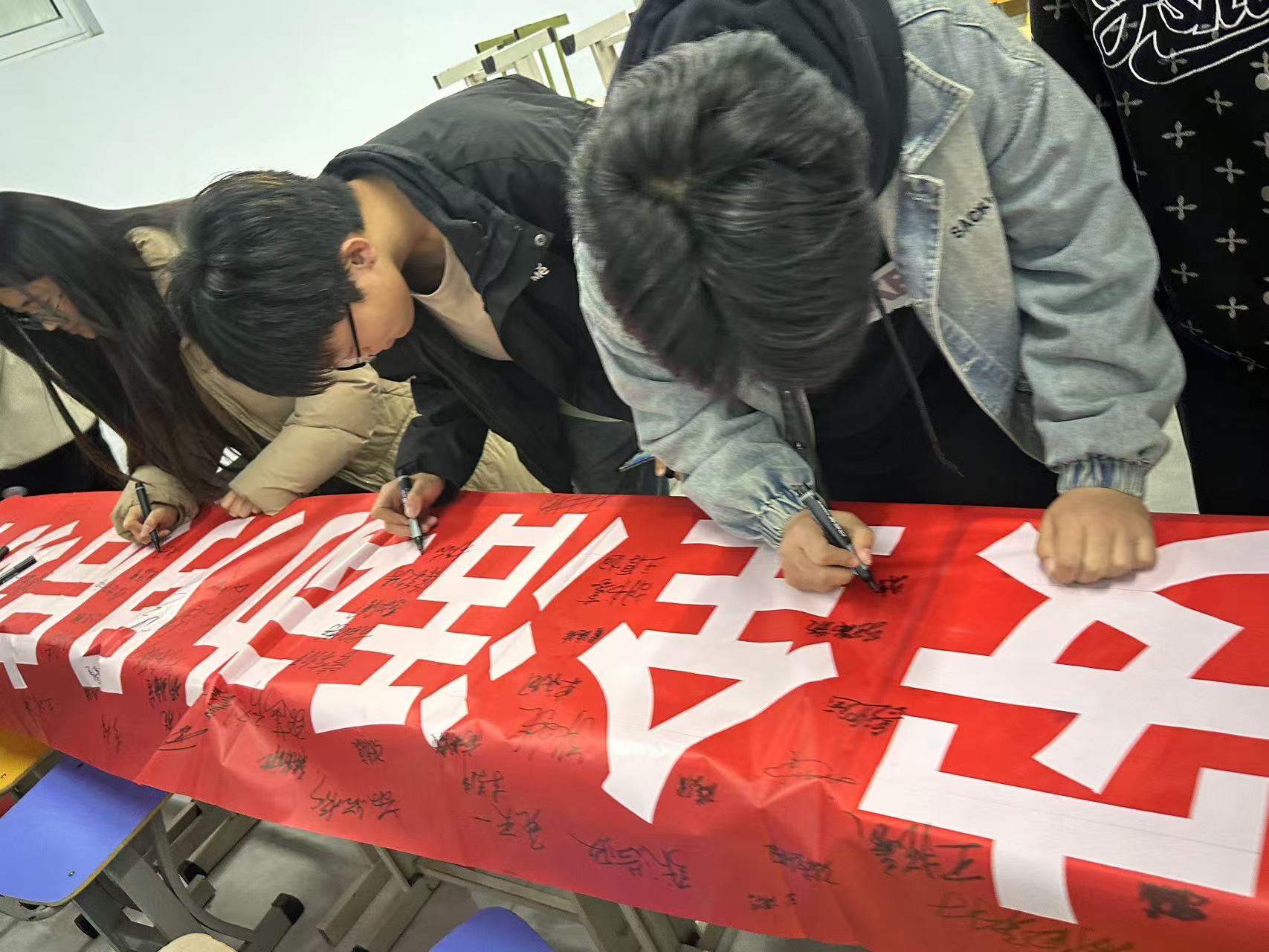 少妇被又大又粗又爽久久