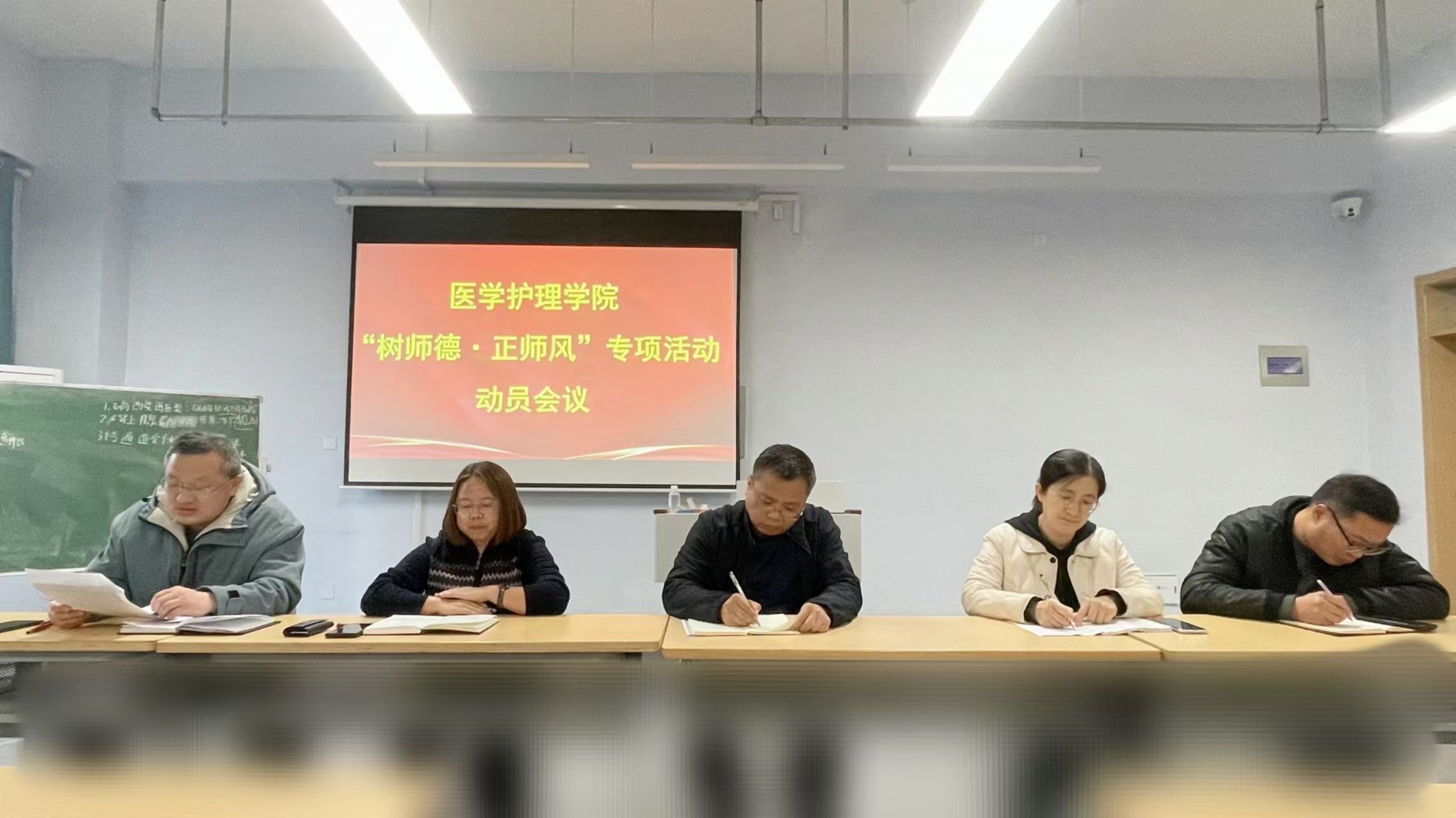 少妇被又大又粗又爽久久