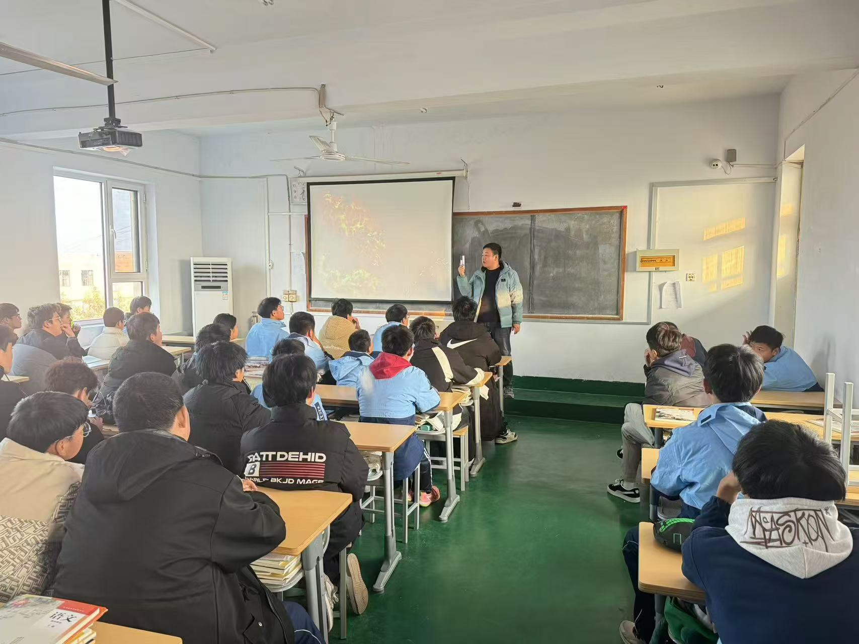 少妇被又大又粗又爽久久