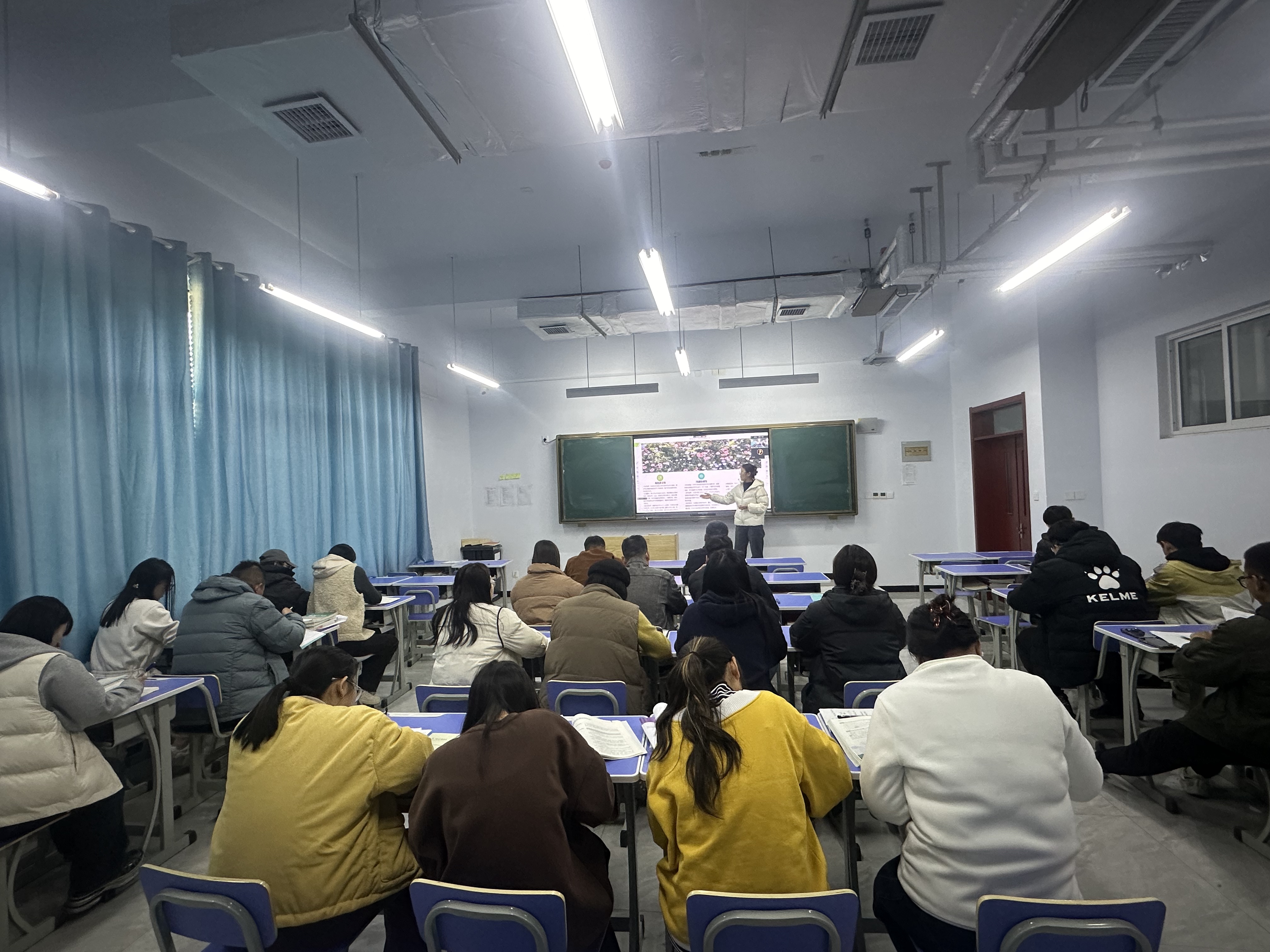 少妇被又大又粗又爽久久