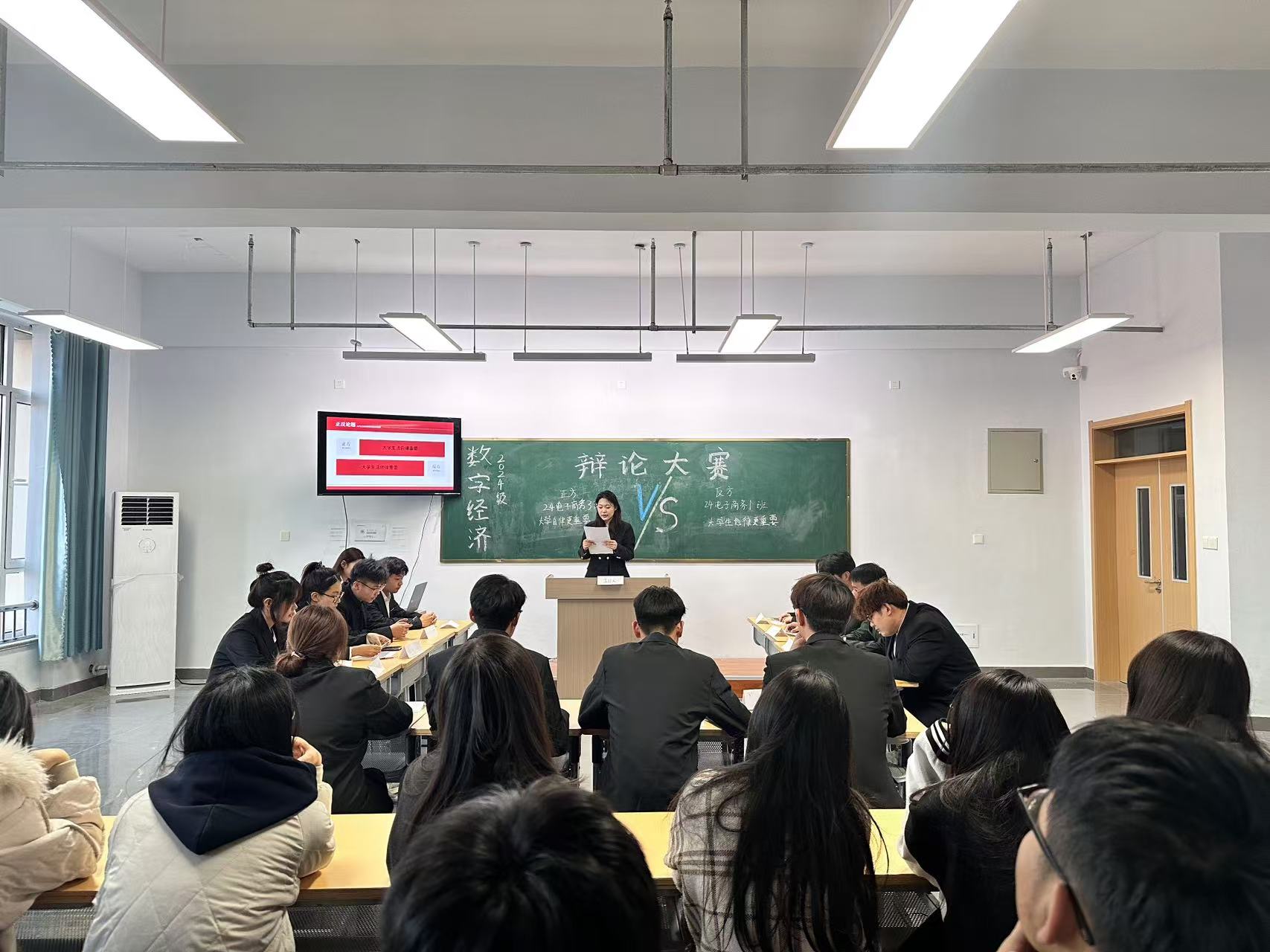 少妇被又大又粗又爽久久