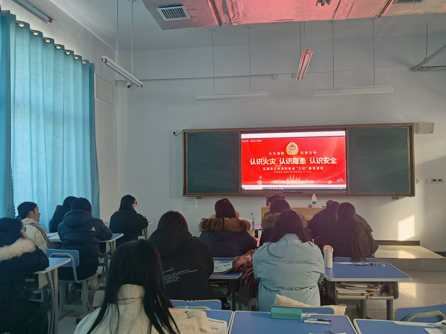 少妇被又大又粗又爽久久