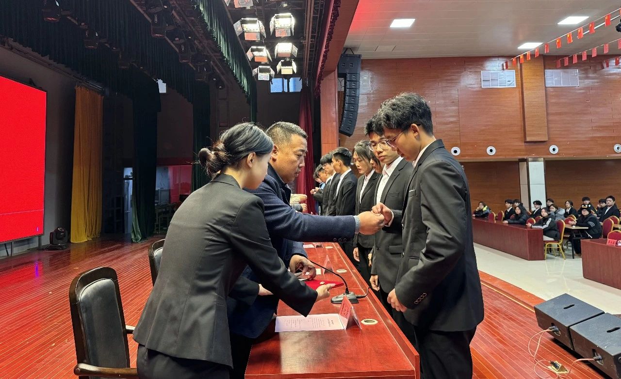 少妇被又大又粗又爽久久