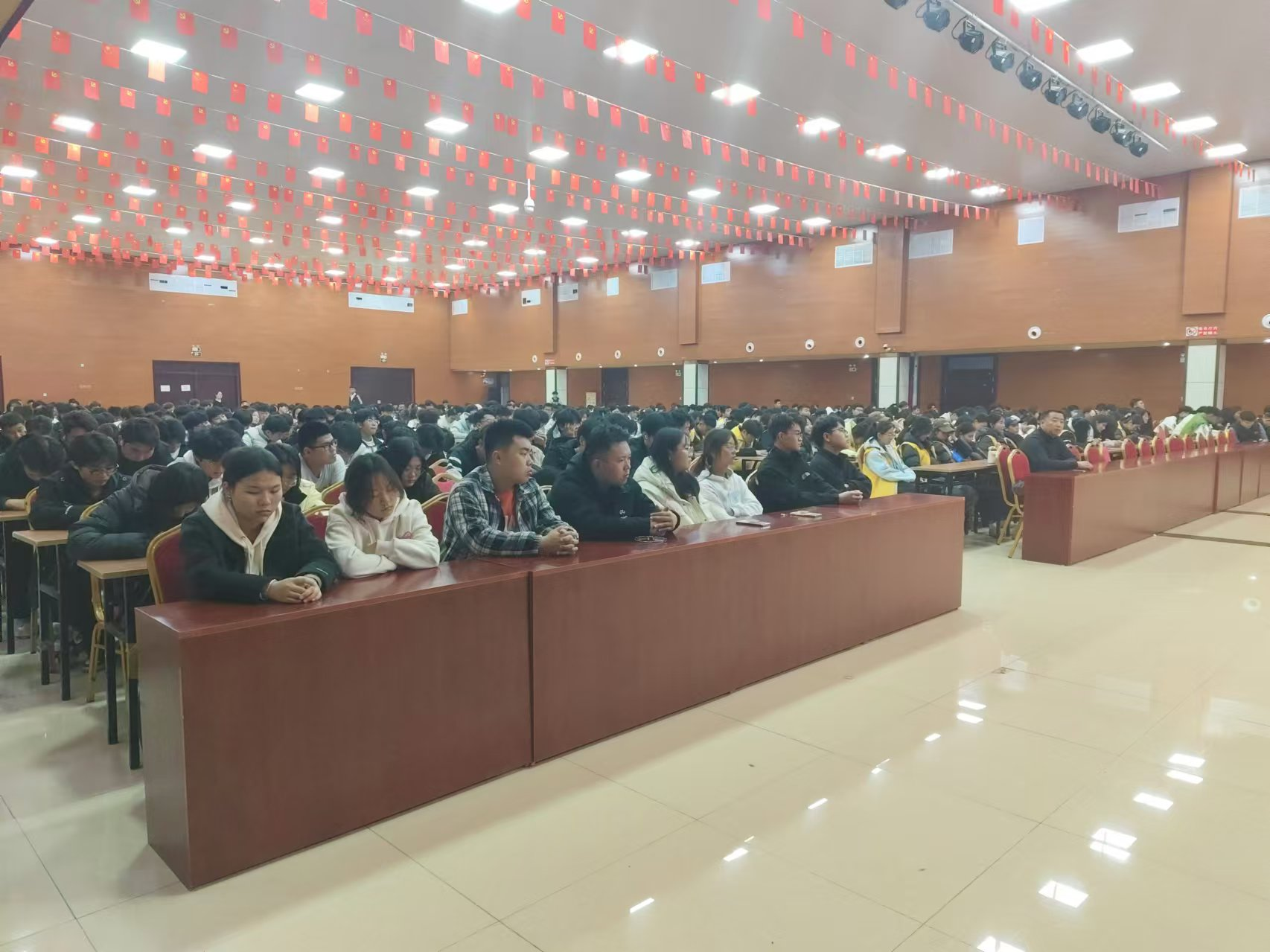 少妇被又大又粗又爽久久