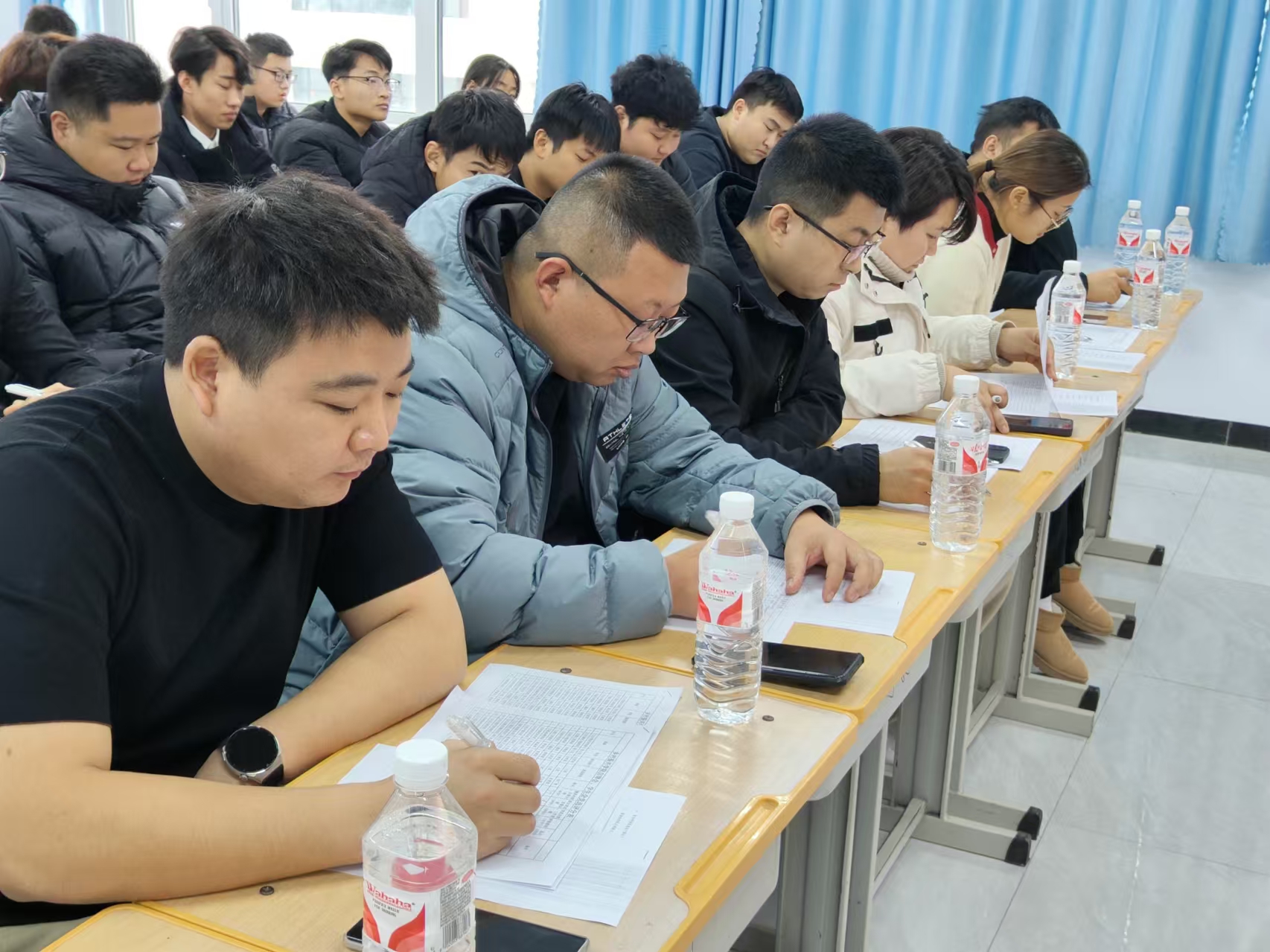 少妇被又大又粗又爽久久