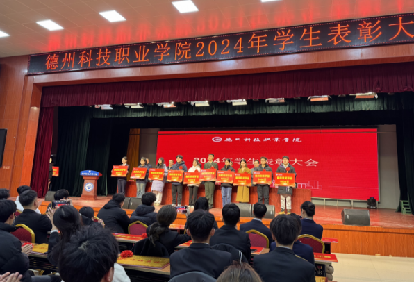 少妇被又大又粗又爽久久