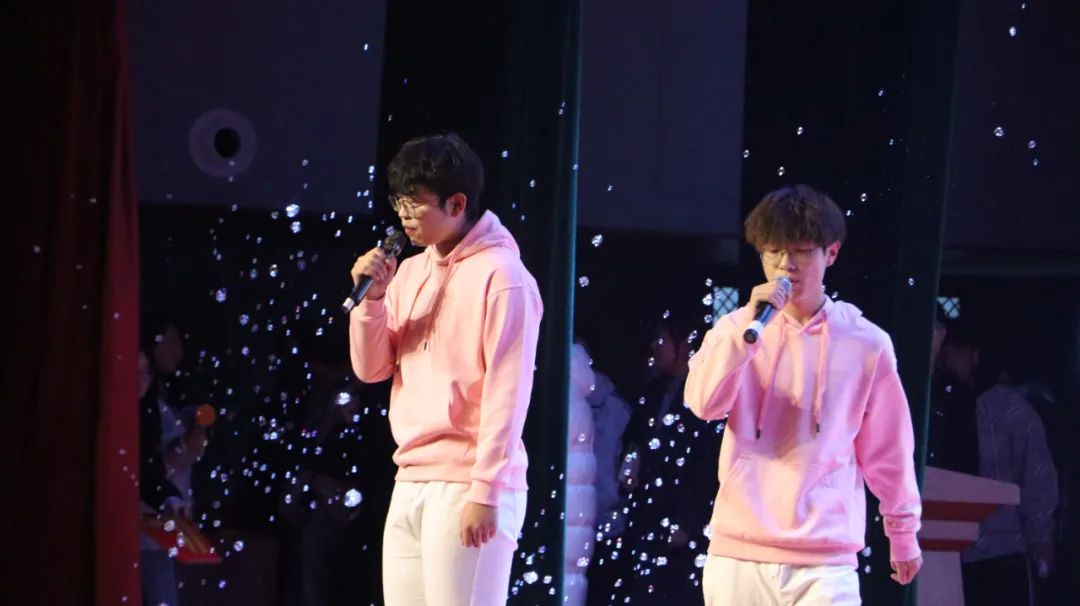 少妇被又大又粗又爽久久