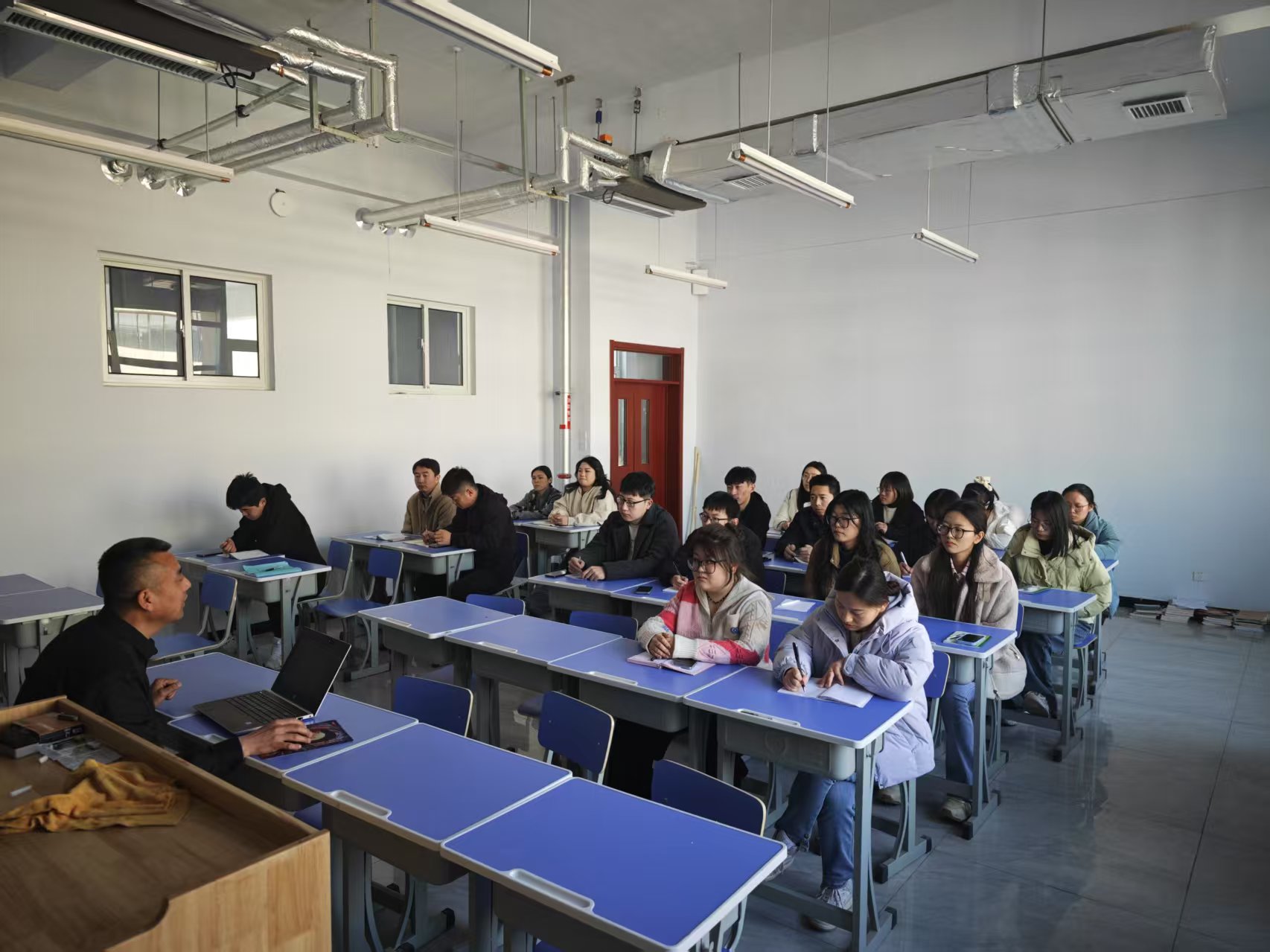 少妇被又大又粗又爽久久