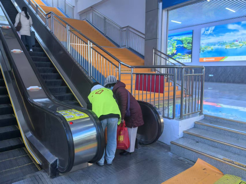 少妇被又大又粗又爽久久