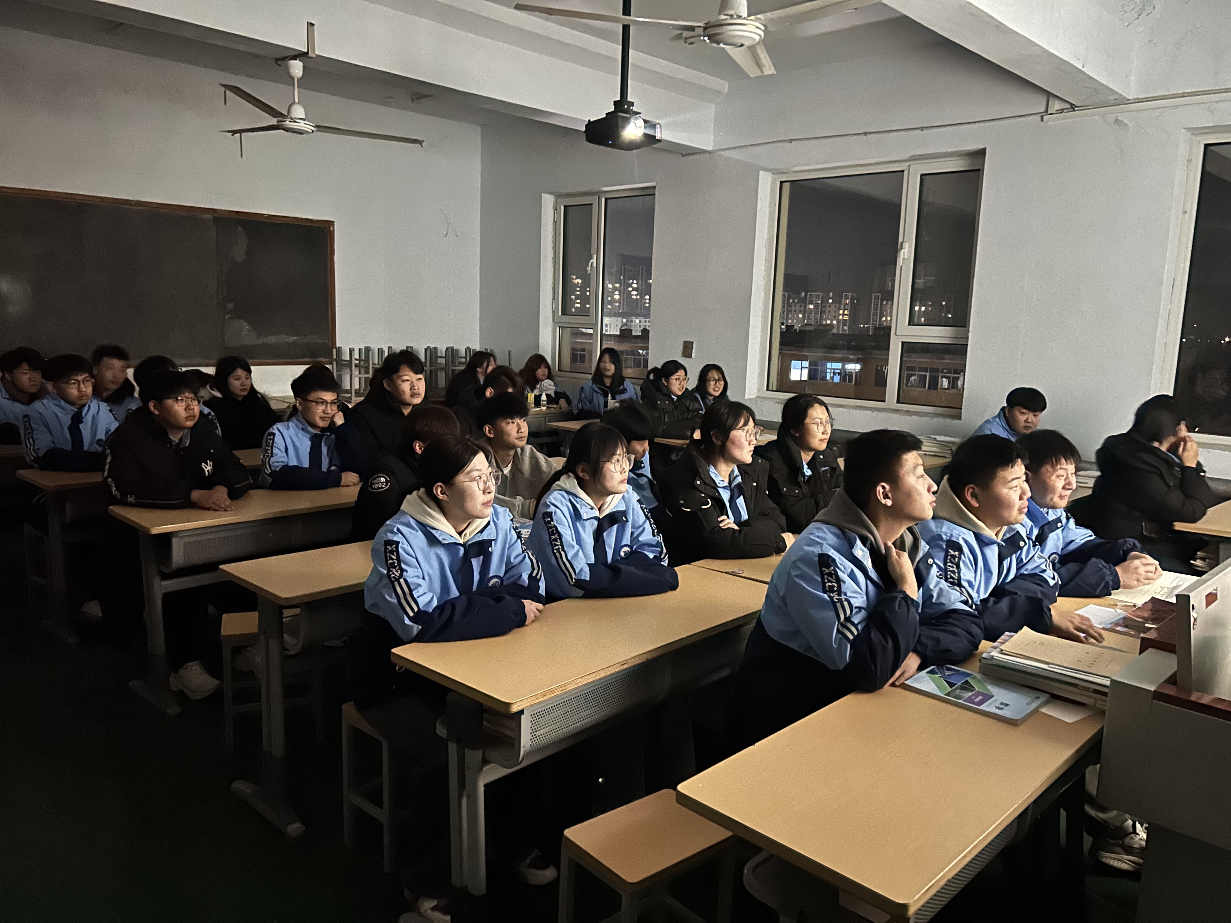 少妇被又大又粗又爽久久