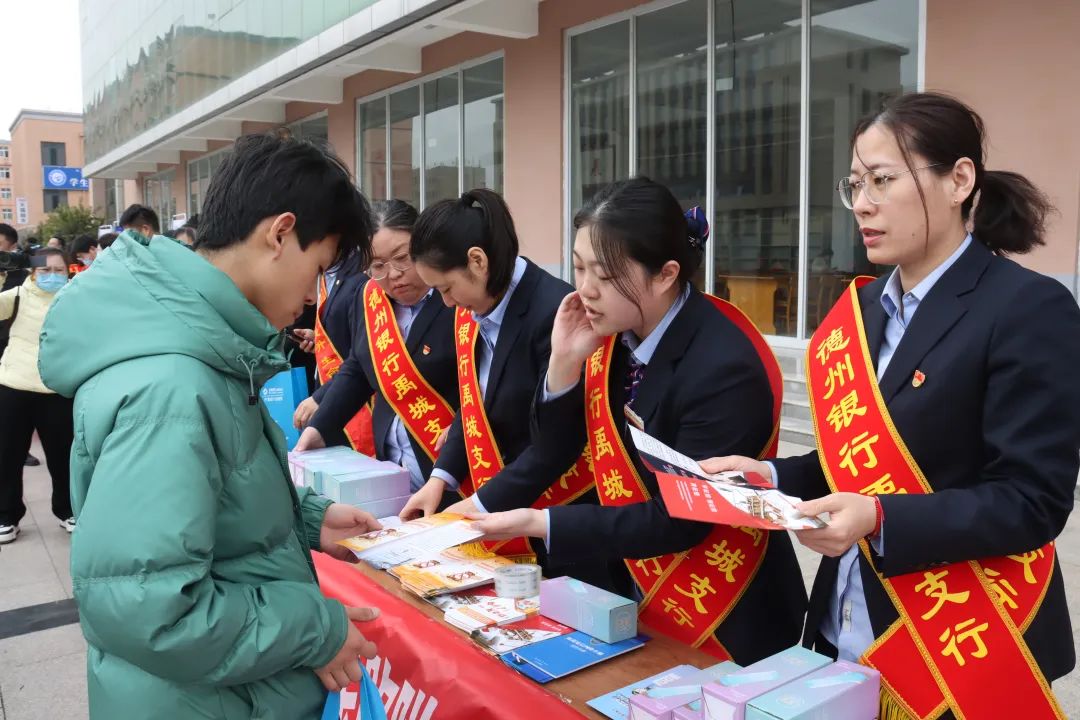 少妇被又大又粗又爽久久