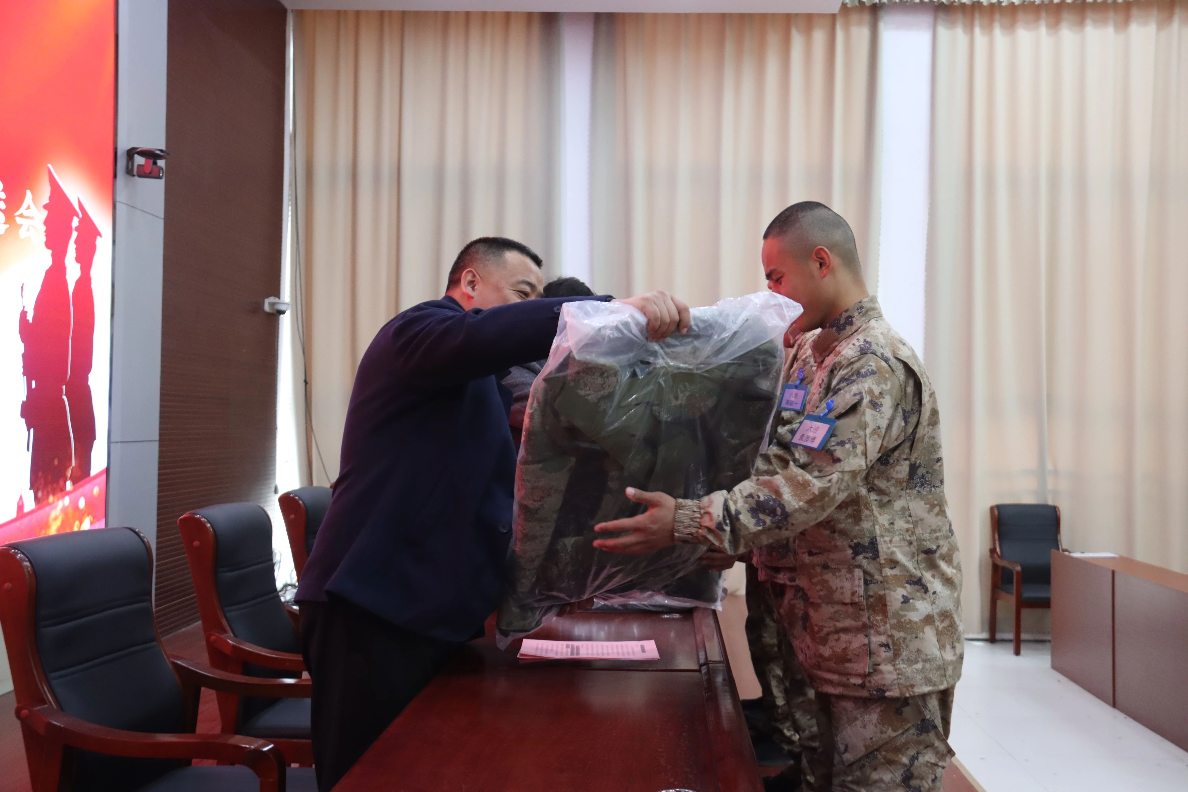 少妇被又大又粗又爽久久