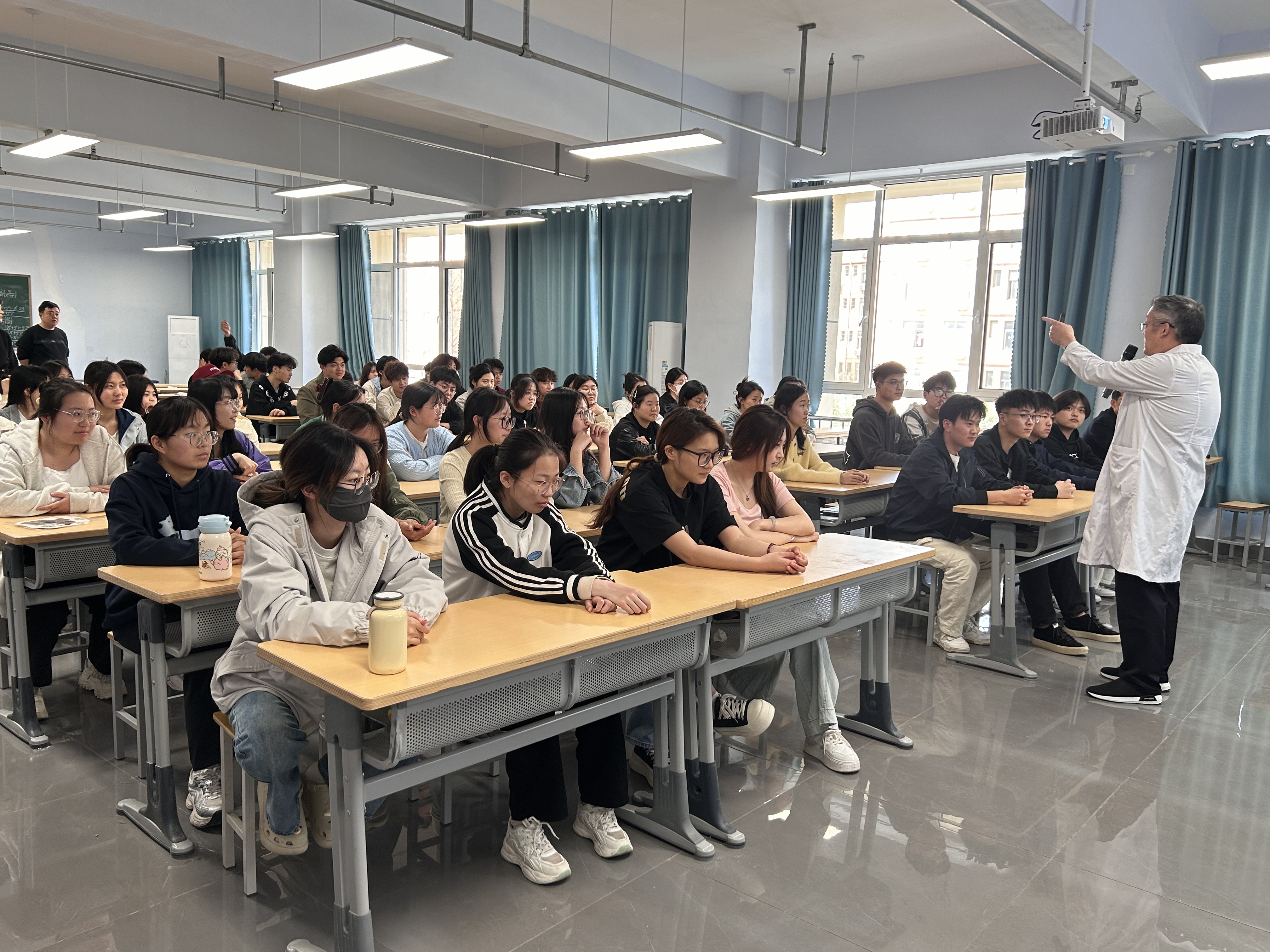 少妇被又大又粗又爽久久