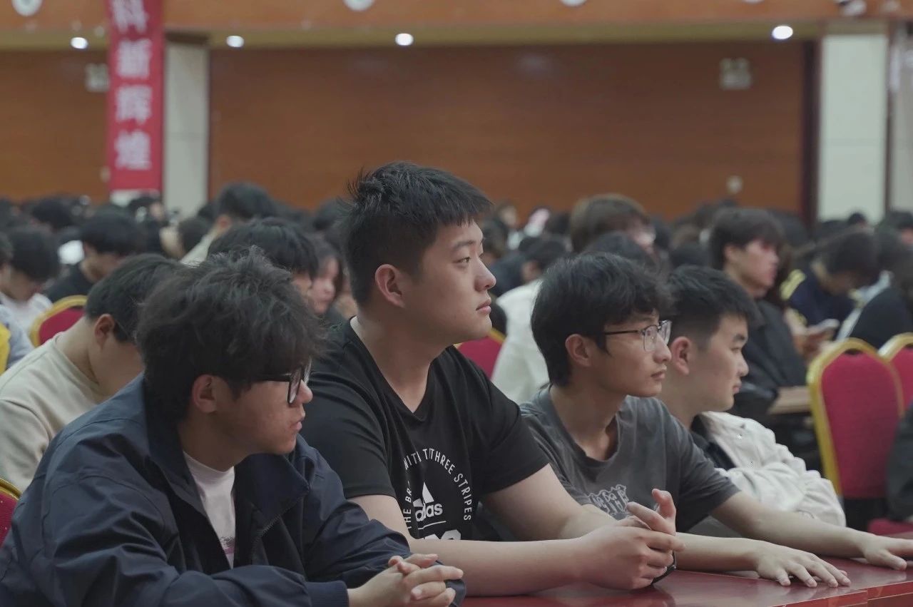 少妇被又大又粗又爽久久