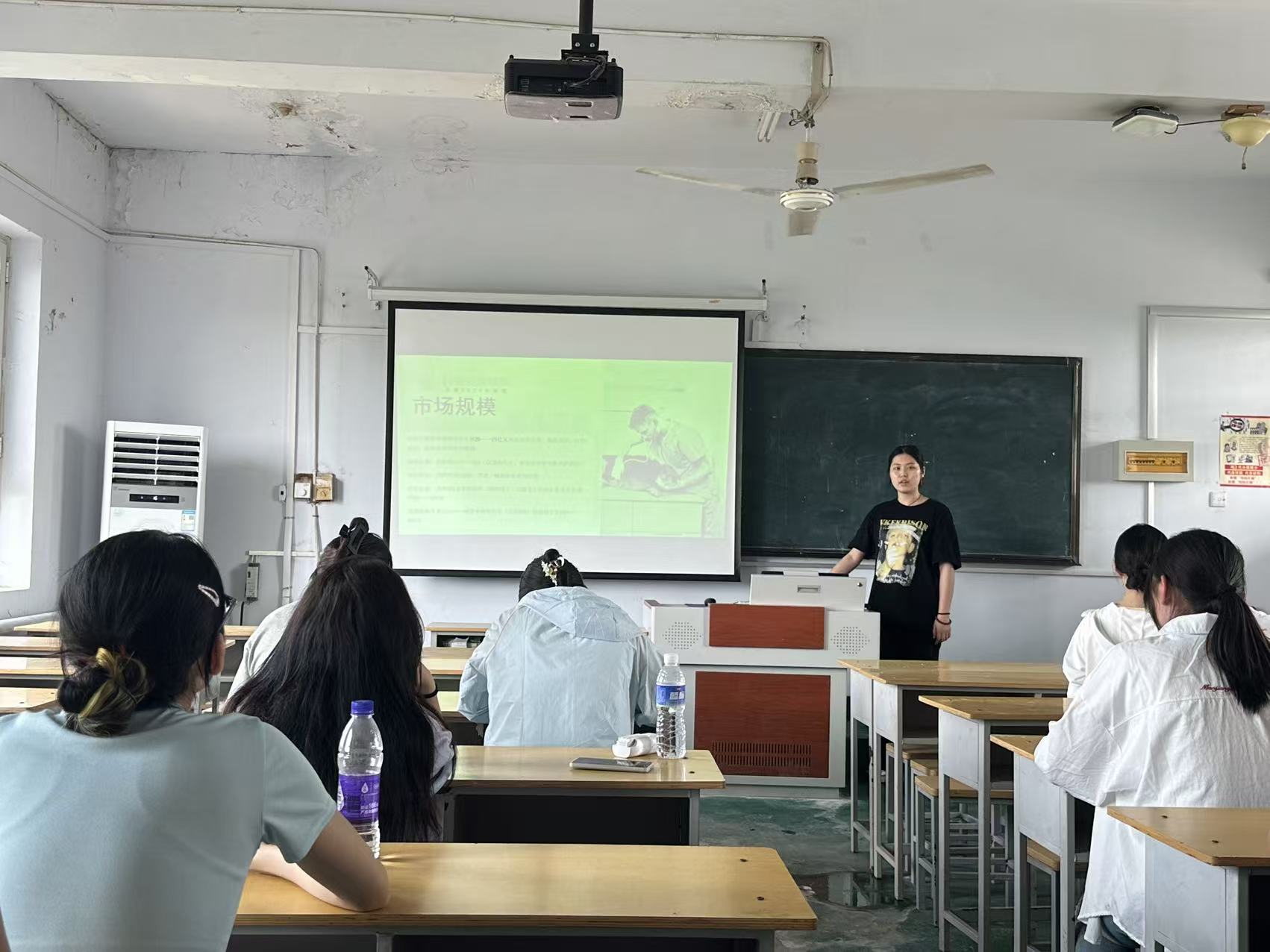 少妇被又大又粗又爽久久