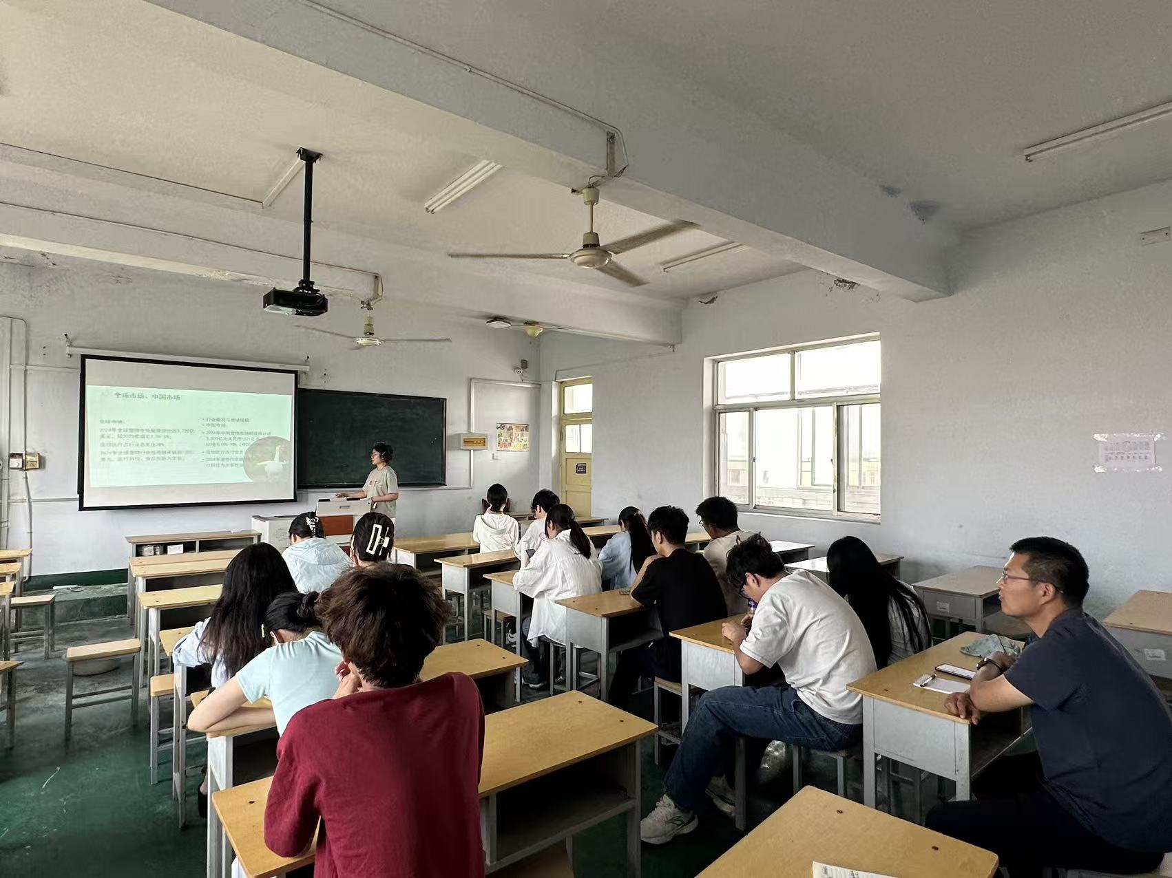 少妇被又大又粗又爽久久