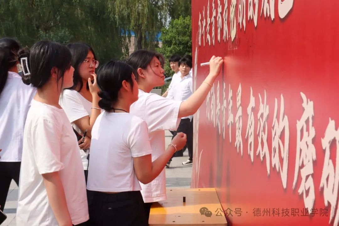 少妇被又大又粗又爽久久