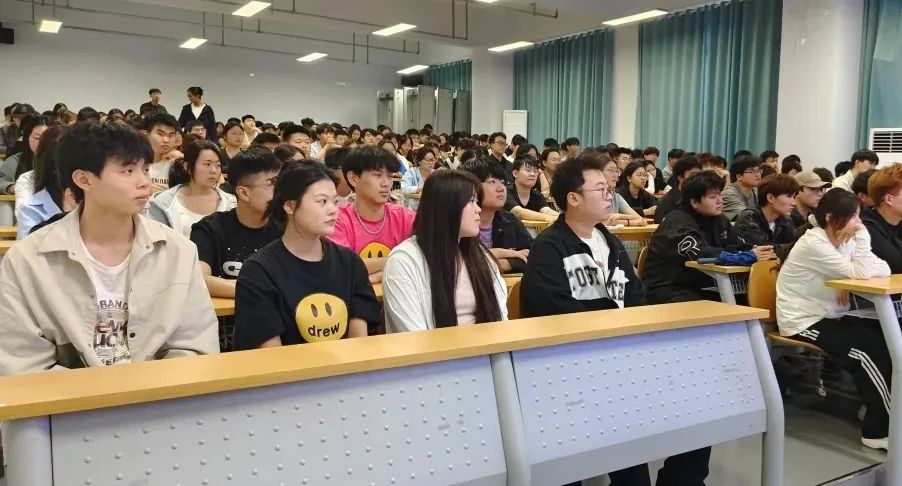 少妇被又大又粗又爽久久