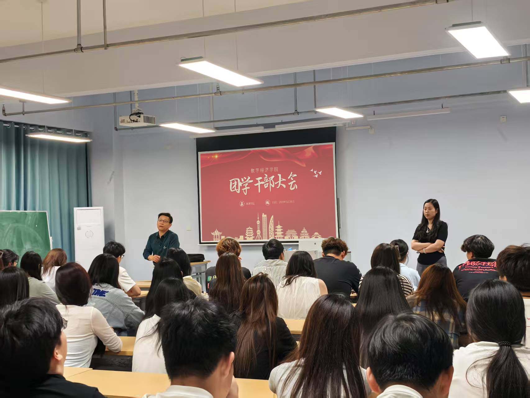 少妇被又大又粗又爽久久