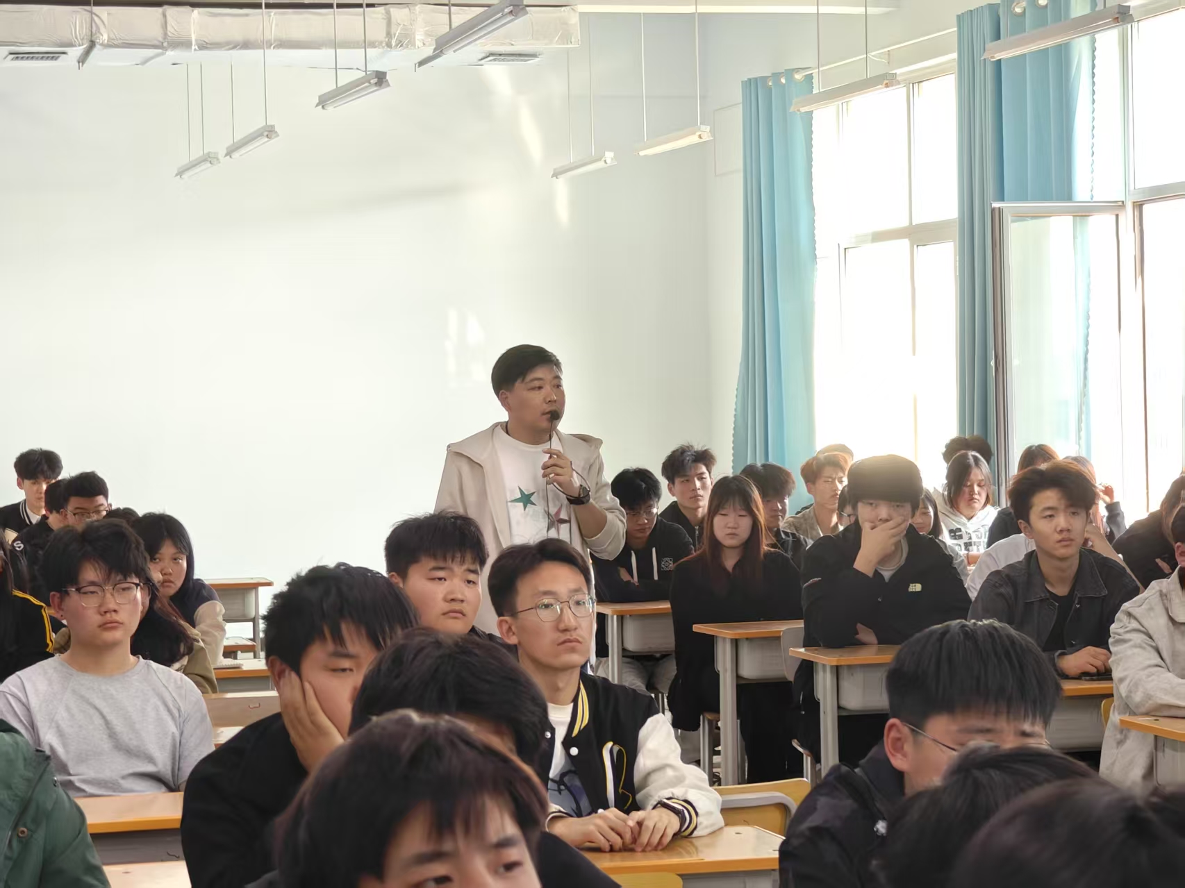 少妇被又大又粗又爽久久