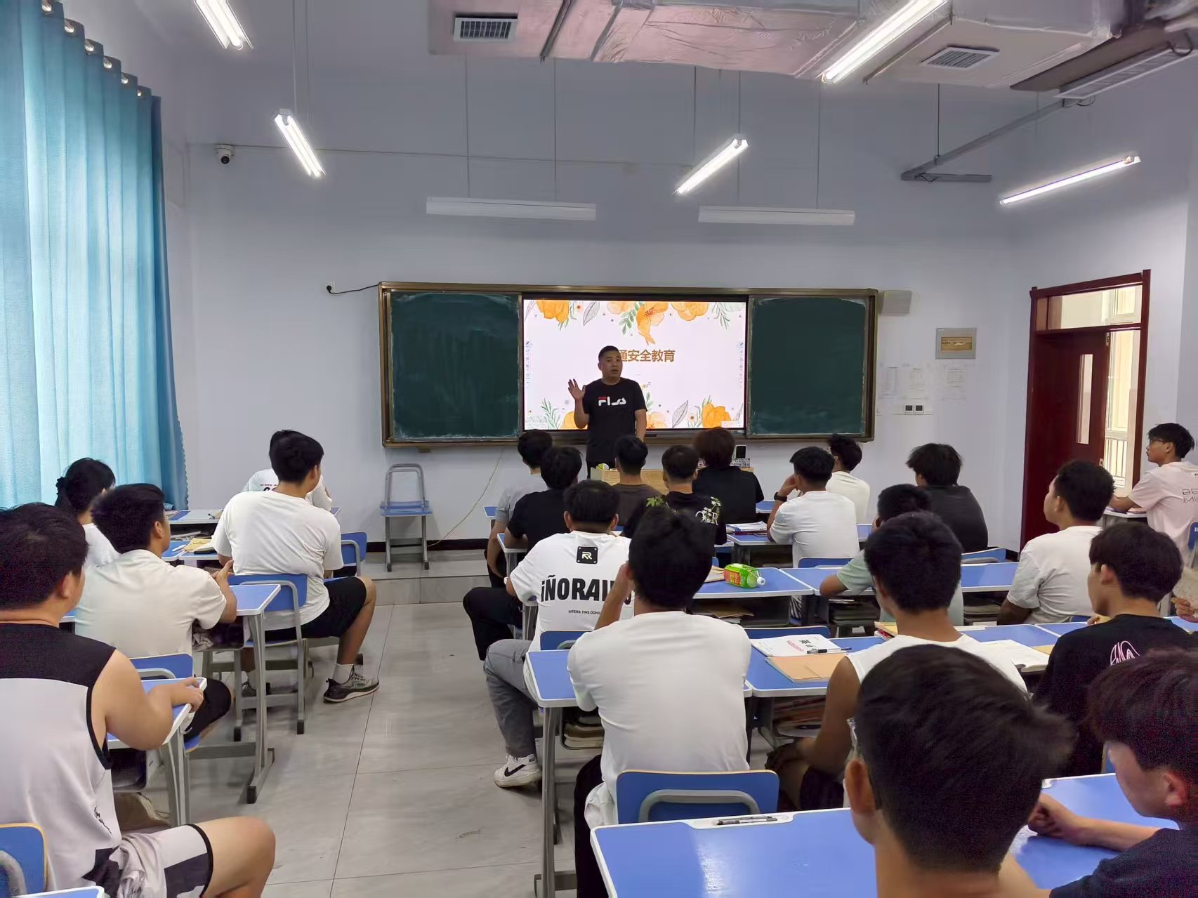 少妇被又大又粗又爽久久