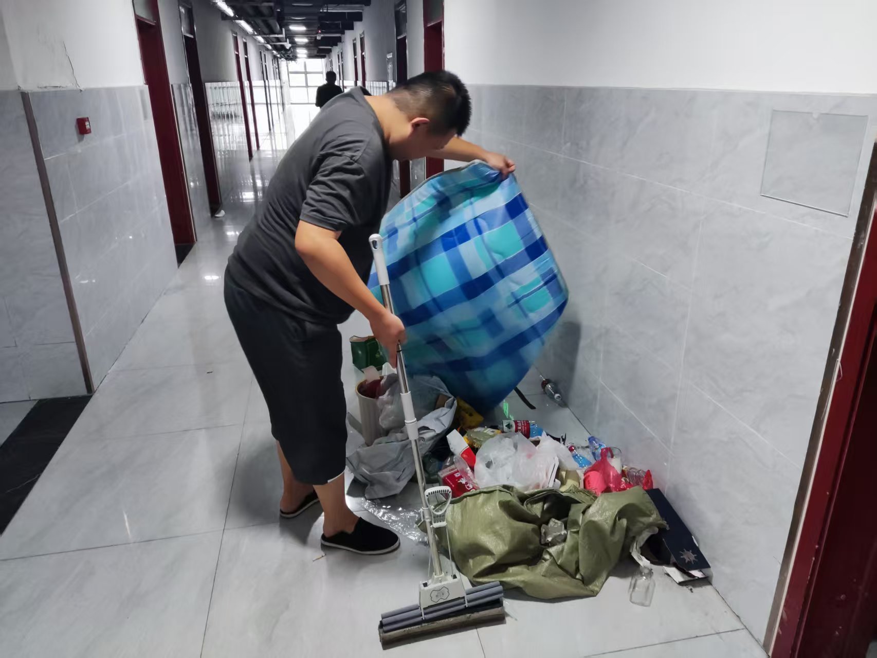 少妇被又大又粗又爽久久