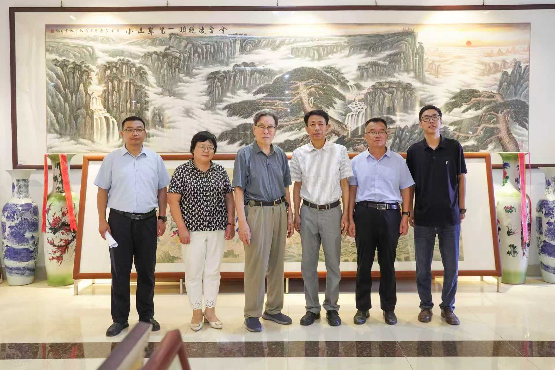 学校党委书记刘兆东开展校内调研