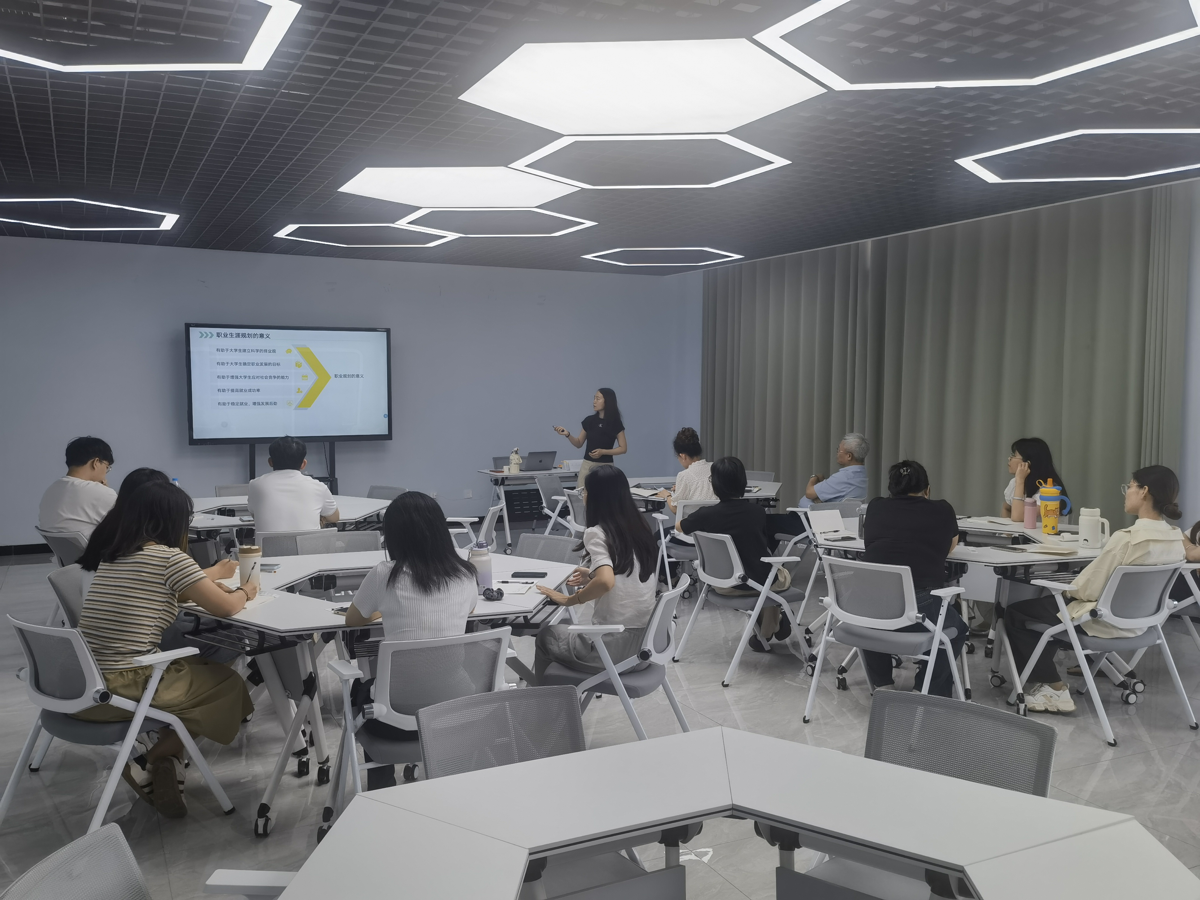 少妇被又大又粗又爽久久