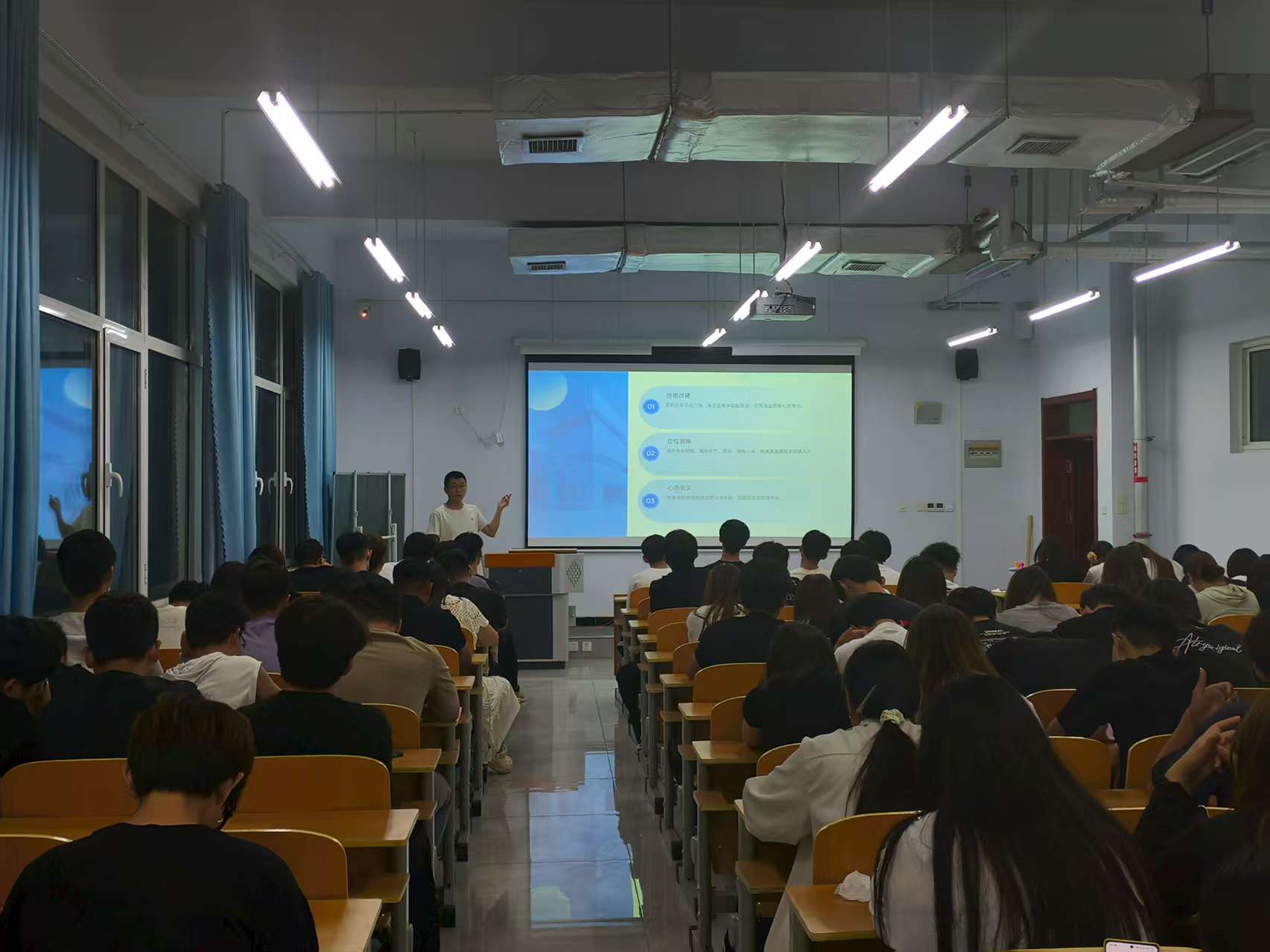 少妇被又大又粗又爽久久