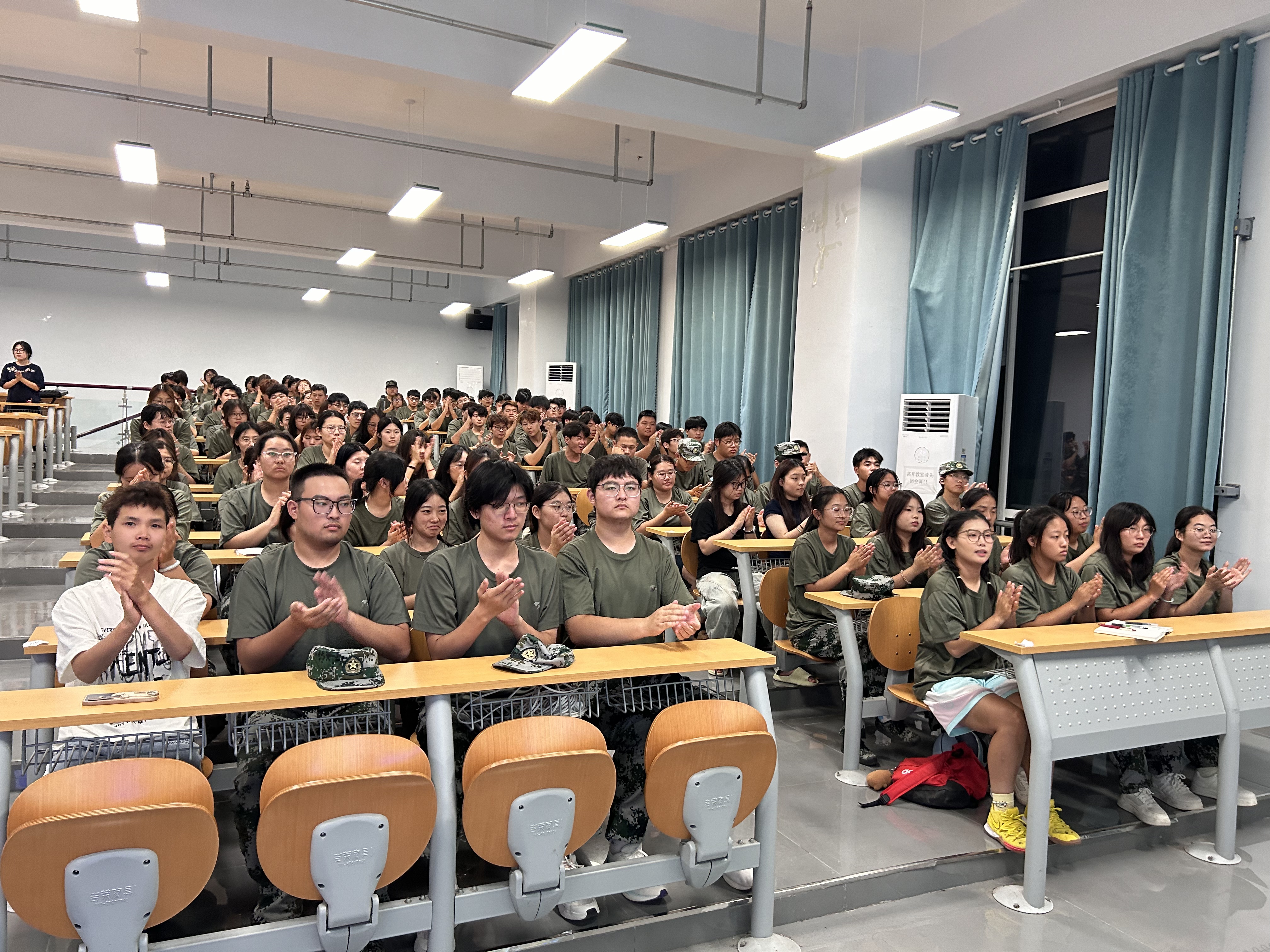 少妇被又大又粗又爽久久