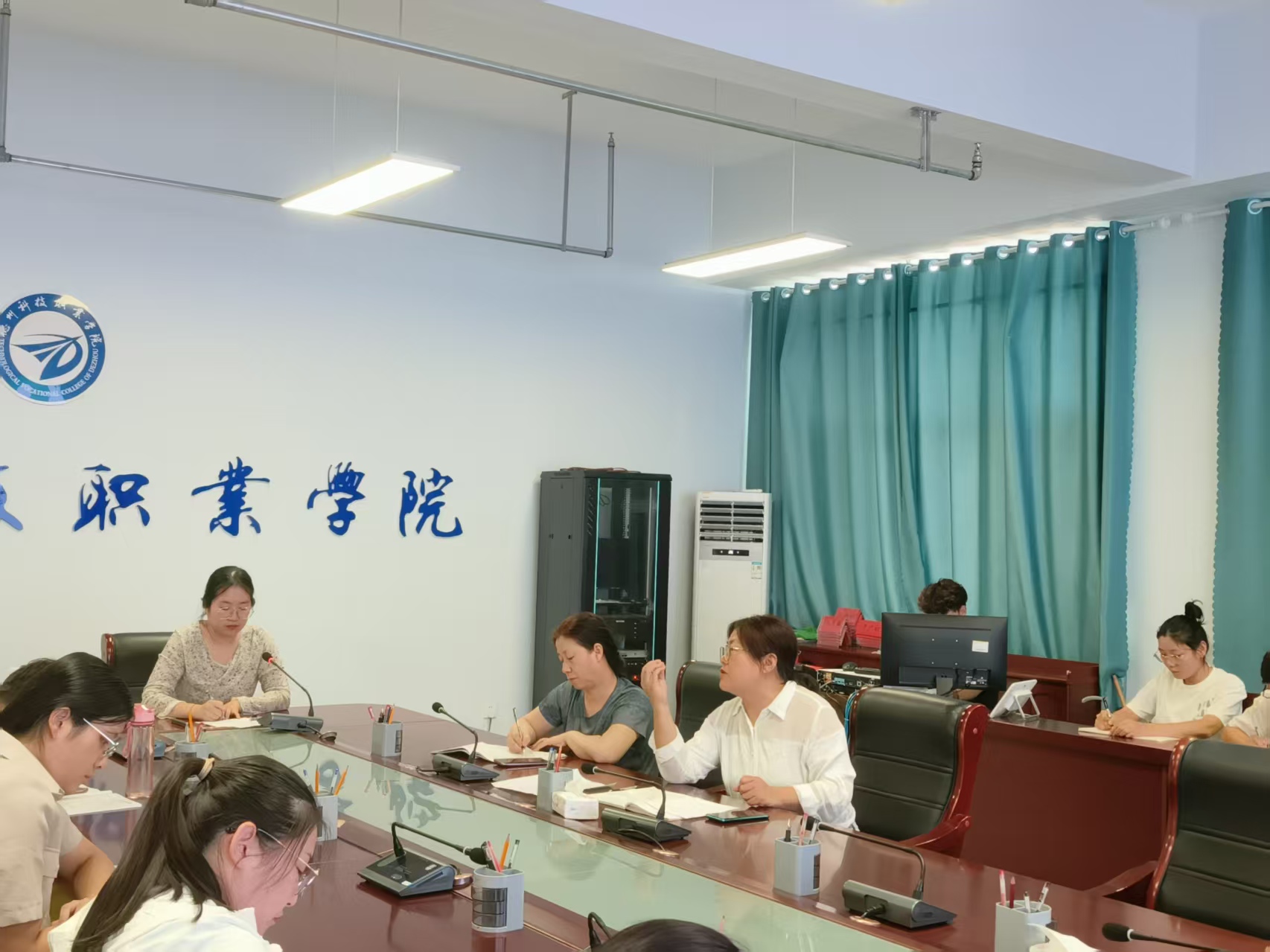 少妇被又大又粗又爽久久