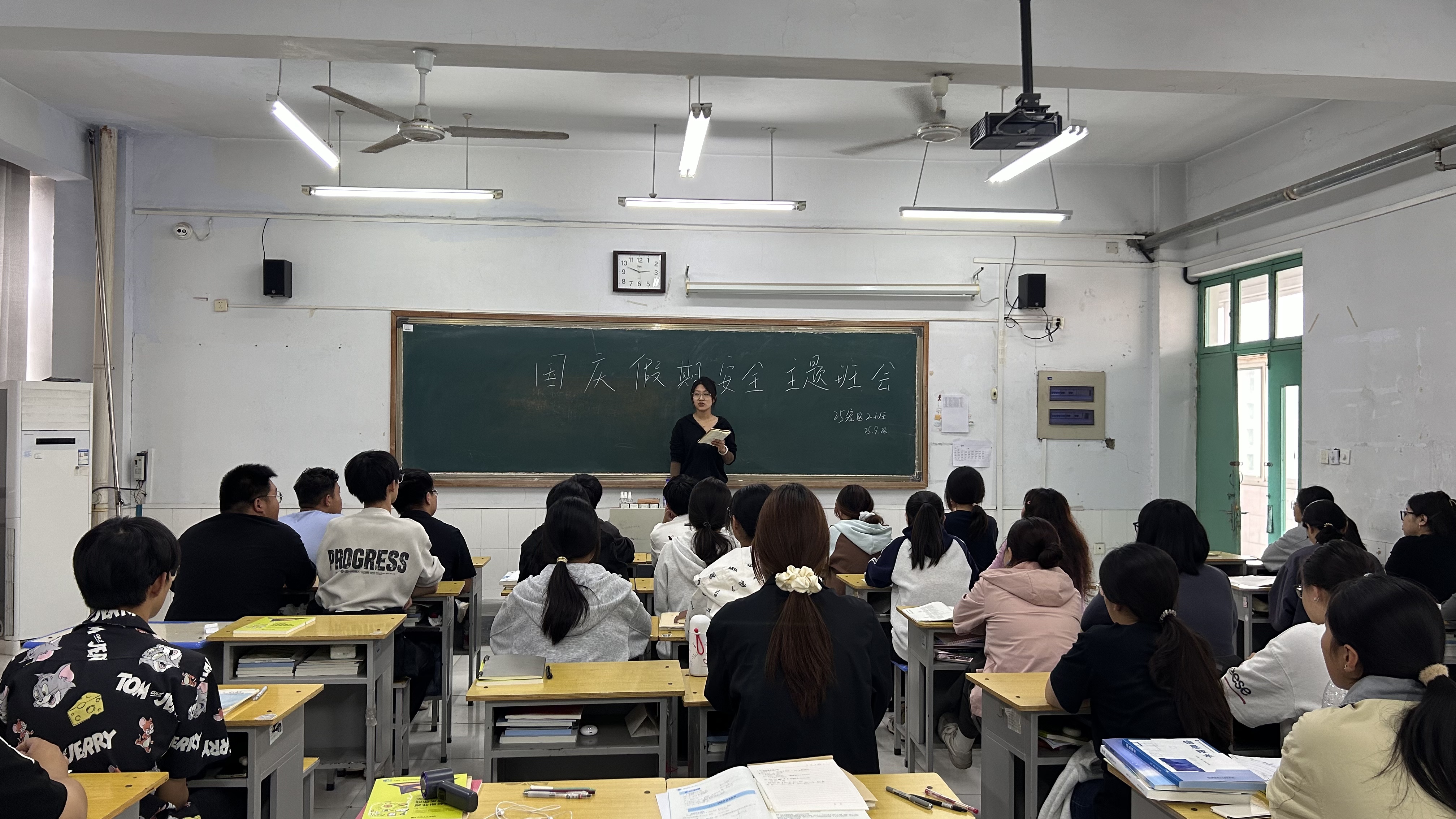 少妇被又大又粗又爽久久